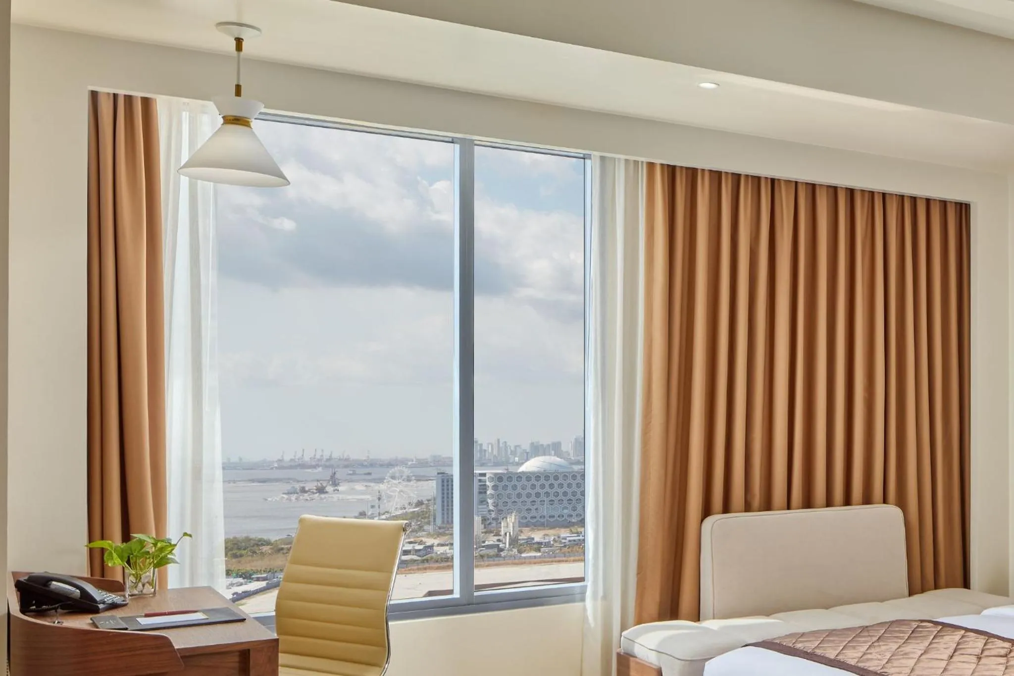 View (from property/room), Bed in Grand Westside Manila Bay