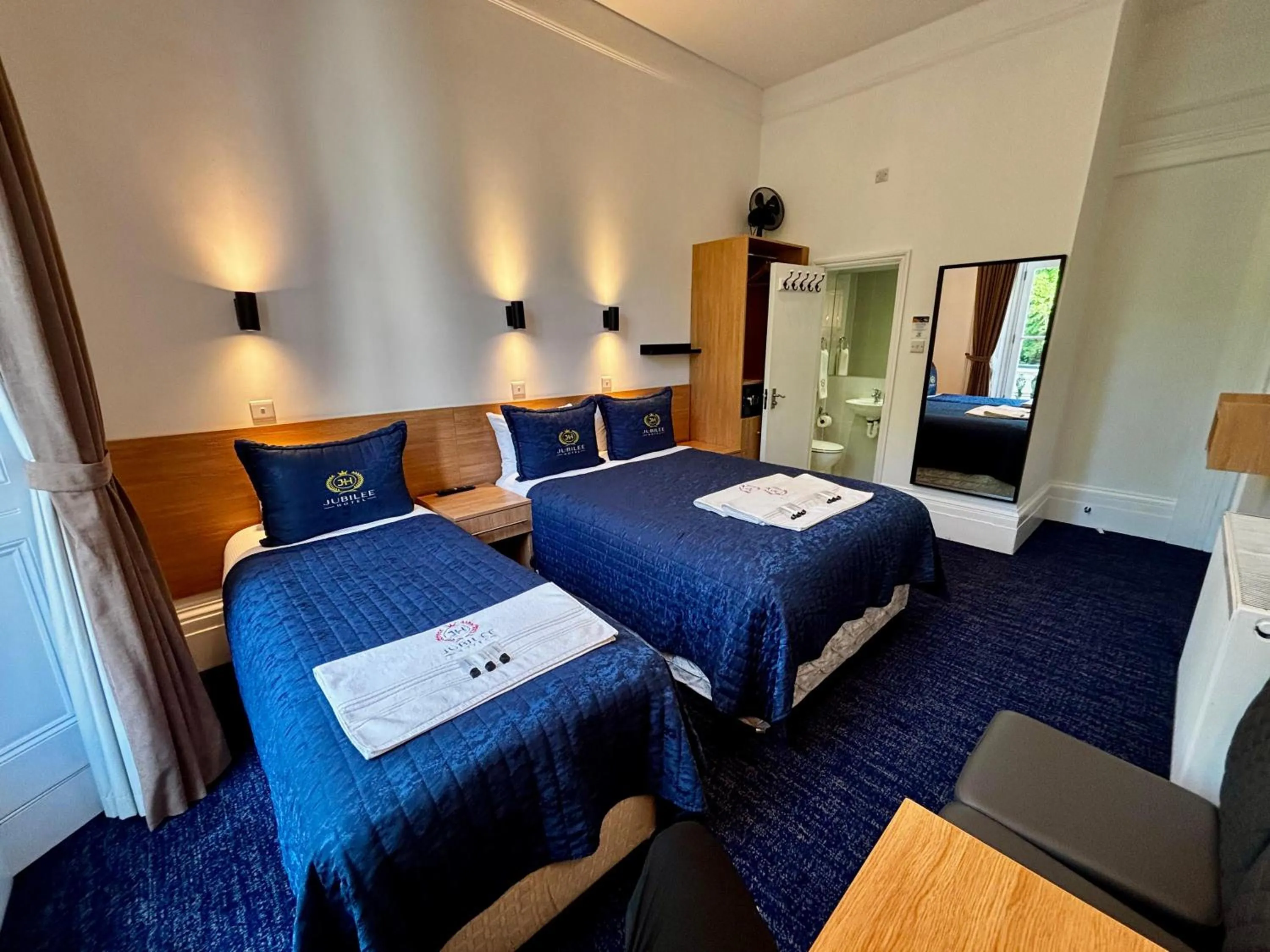 Bed in Jubilee Hotel Victoria