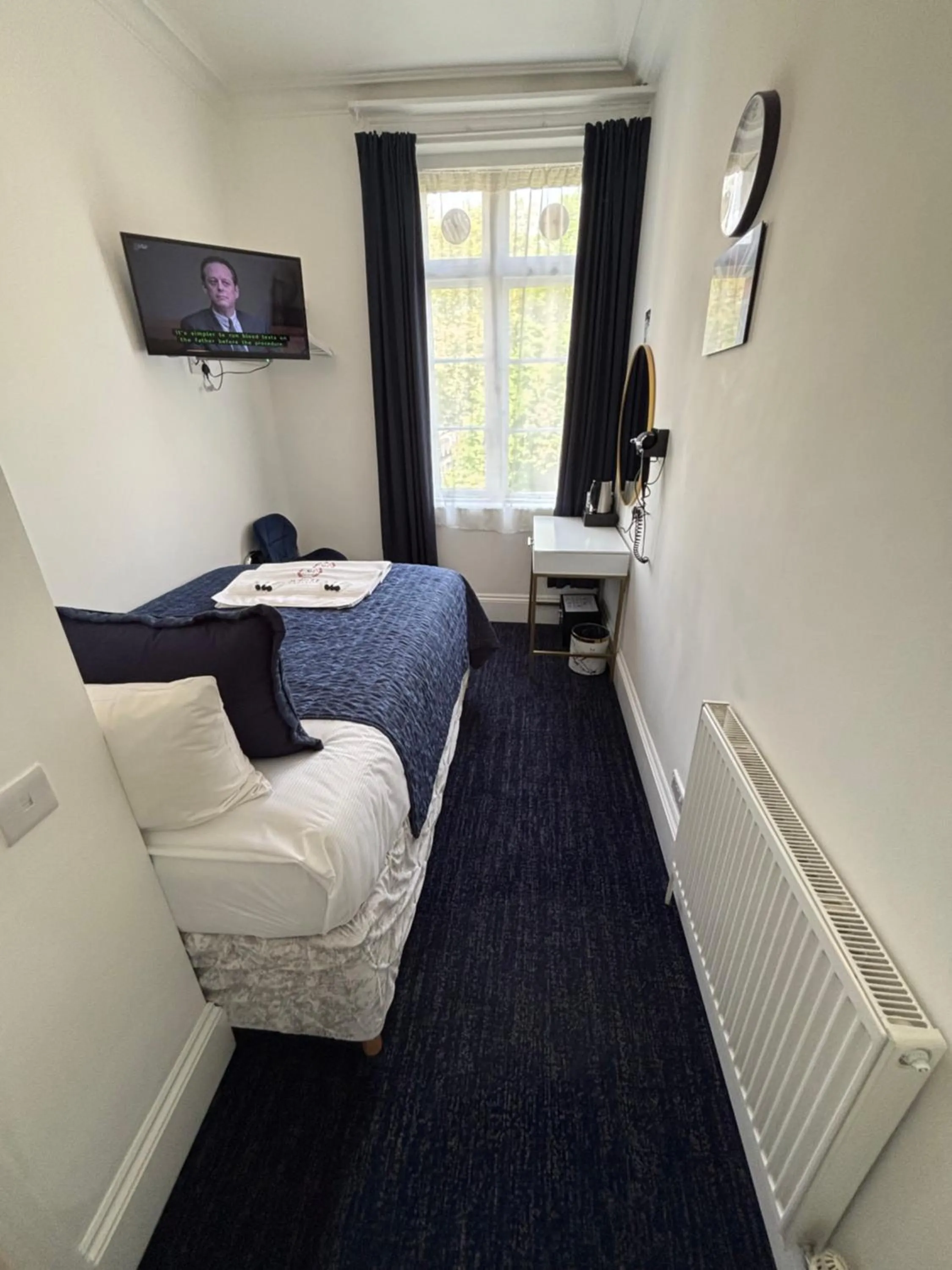 Bed in Jubilee Hotel Victoria