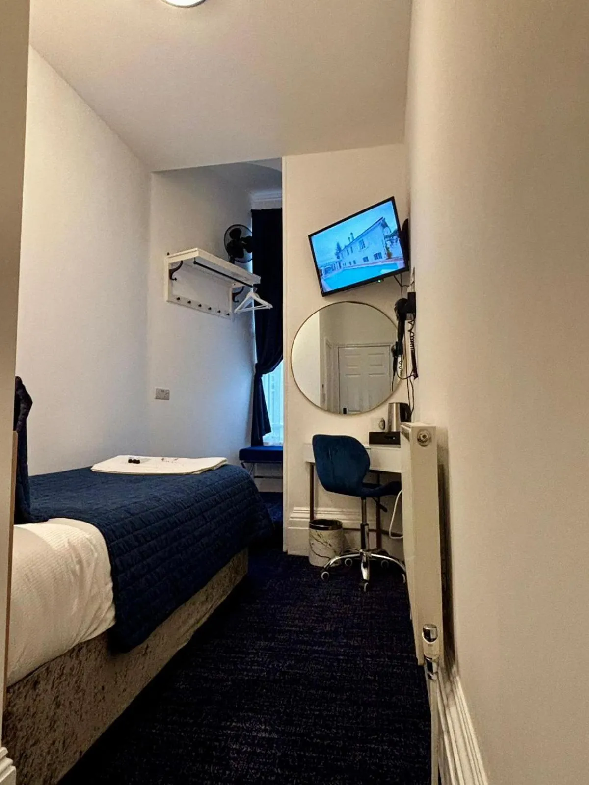 Bed in Jubilee Hotel Victoria