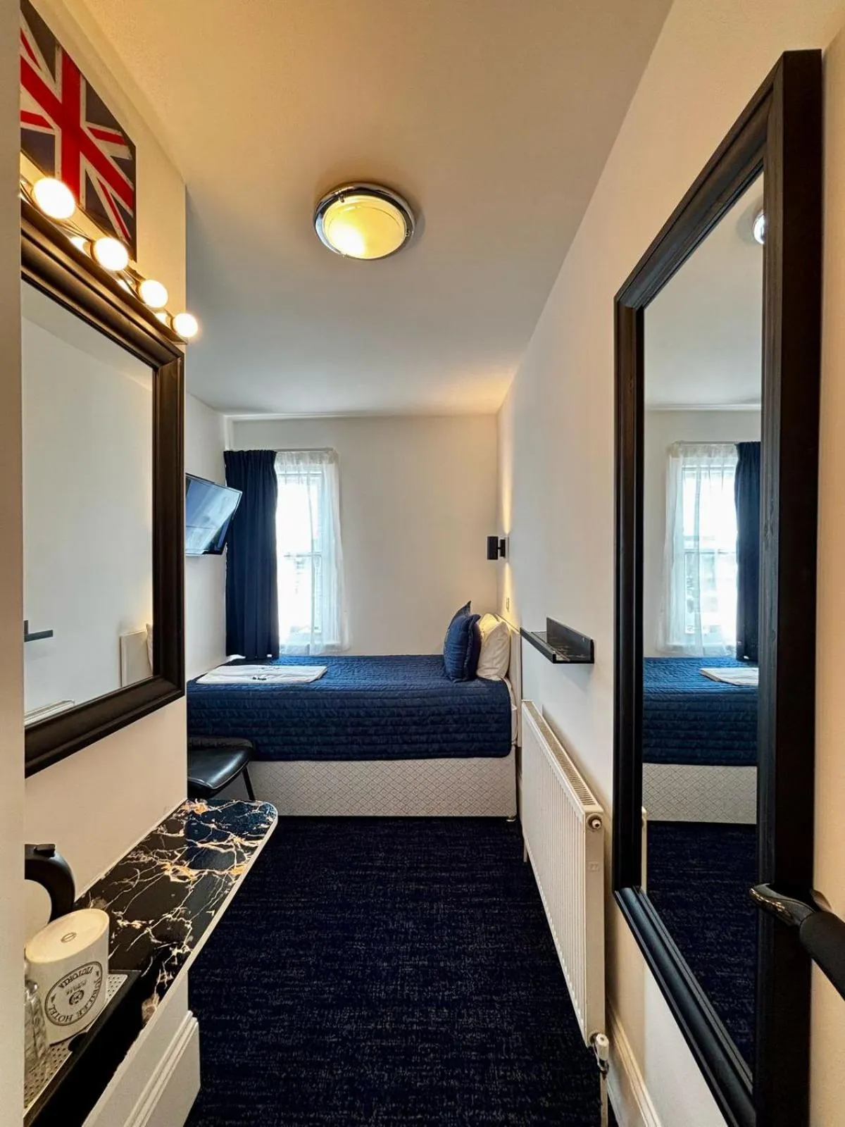 Bed in Jubilee Hotel Victoria