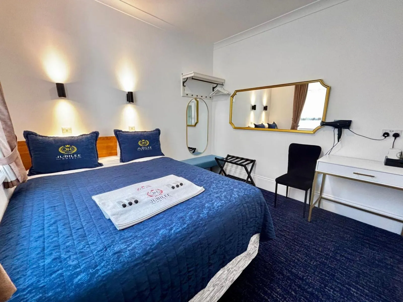 Bed in Jubilee Hotel Victoria