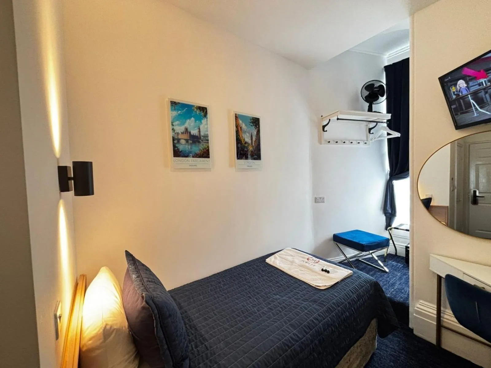 Bed in Jubilee Hotel Victoria