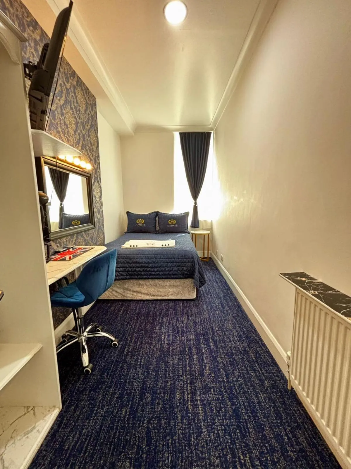 Bed in Jubilee Hotel Victoria