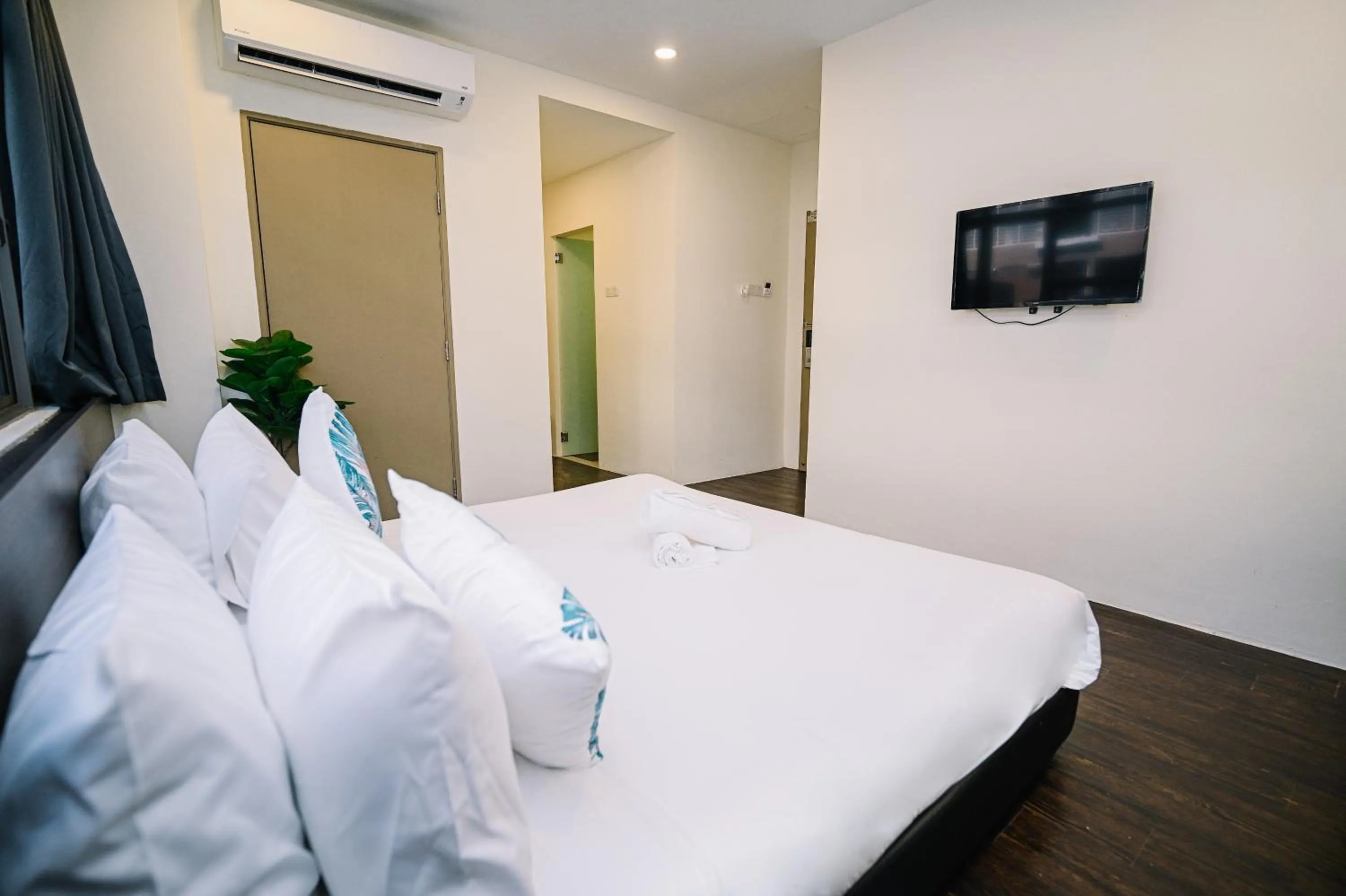 Bed in Swing & Pillows - Z Hotel Cyberjaya