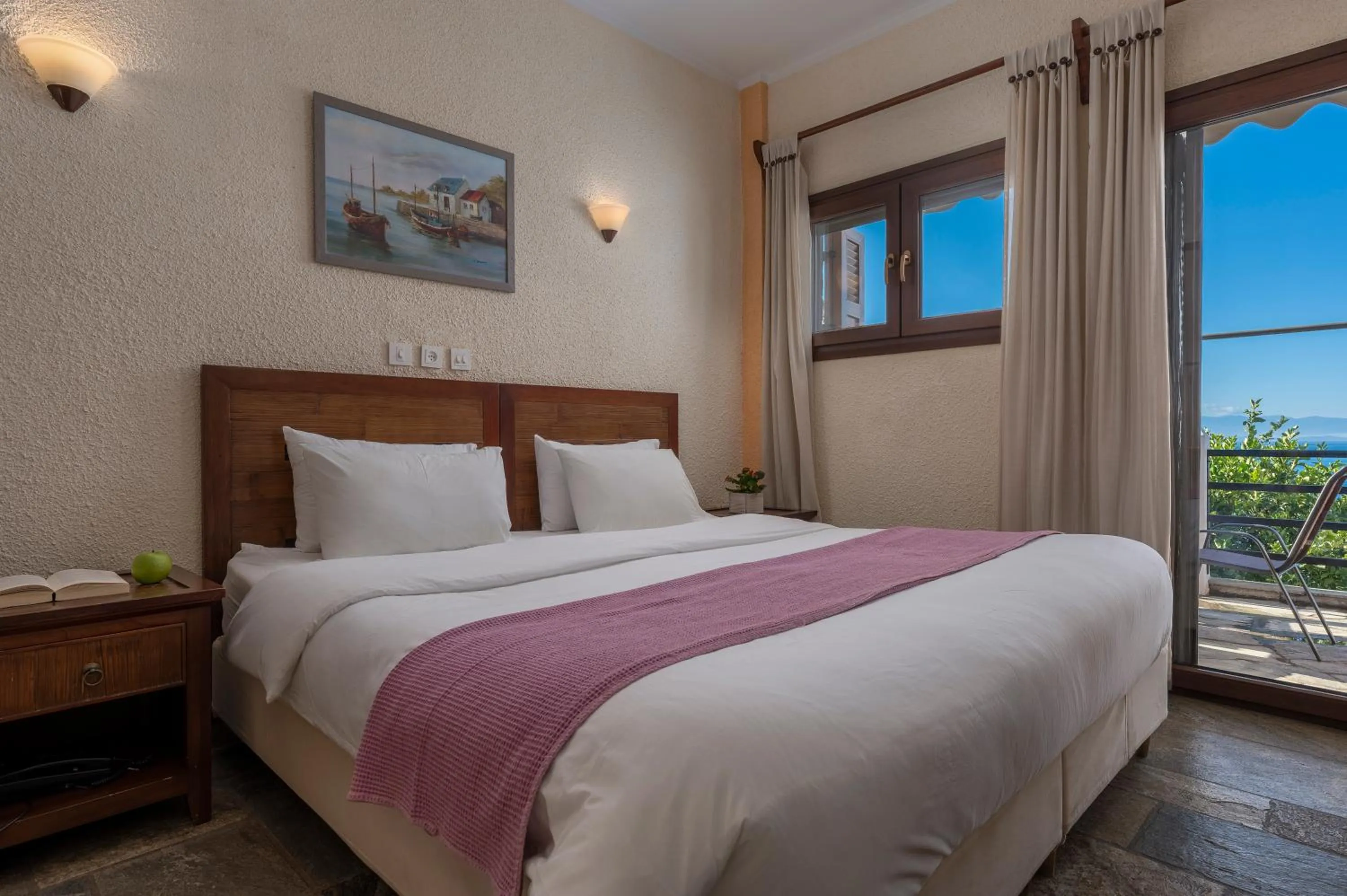 Bedroom, Bed in Agnanti Hotel Apartments