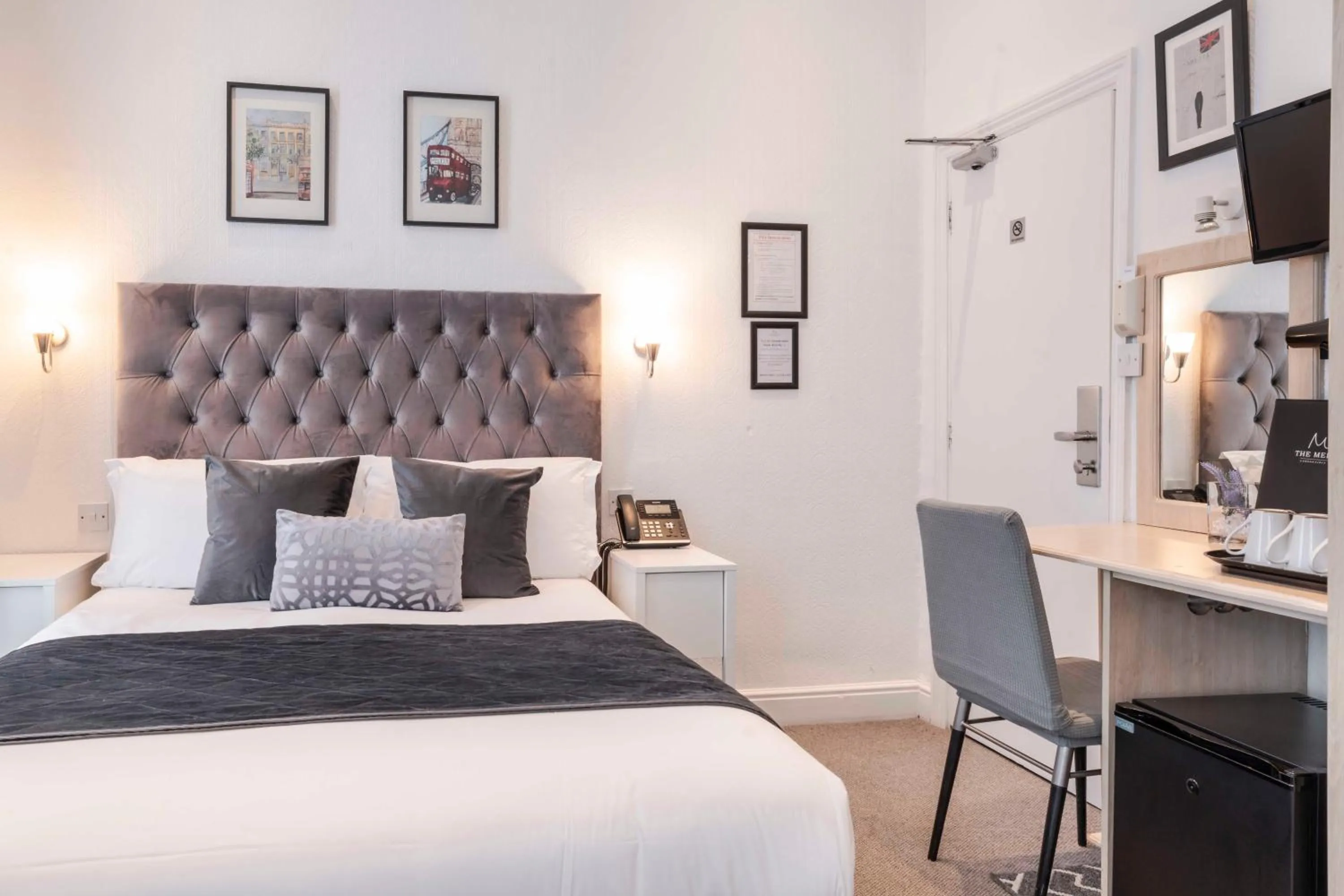 Bedroom, Bed in The Melita