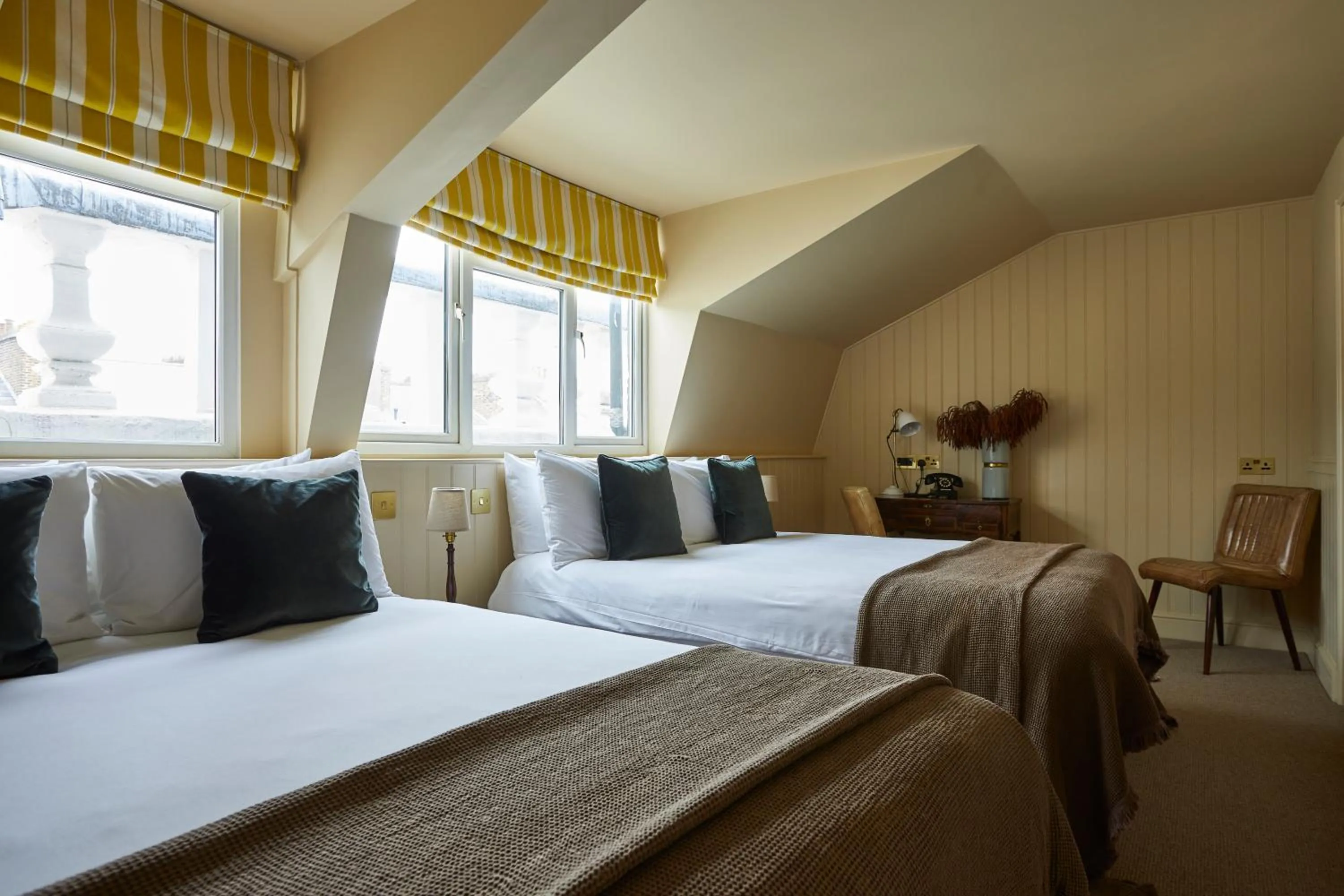 Photo of the whole room, Bed in Georgian House Hotel