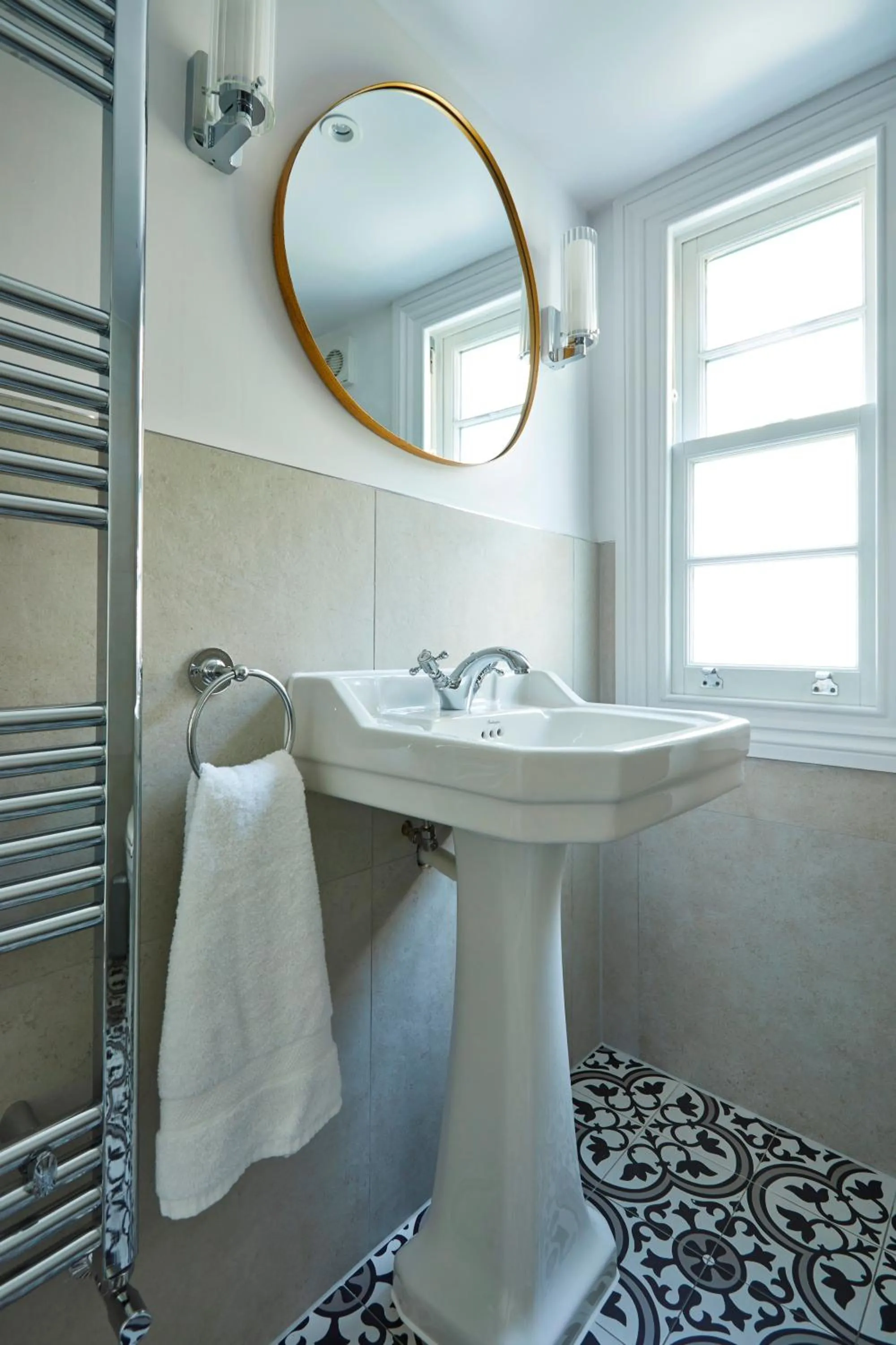 Bathroom in Georgian House Hotel