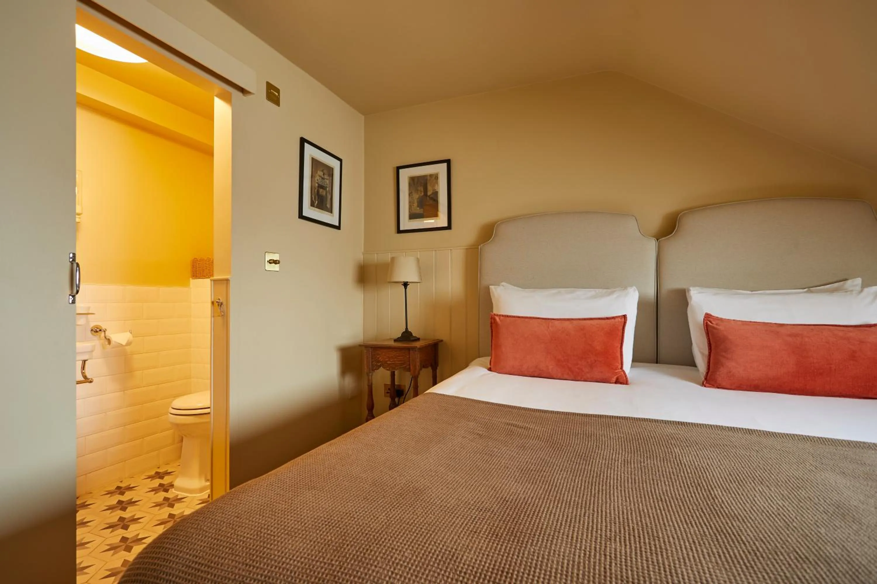 Photo of the whole room, Bed in Georgian House Hotel