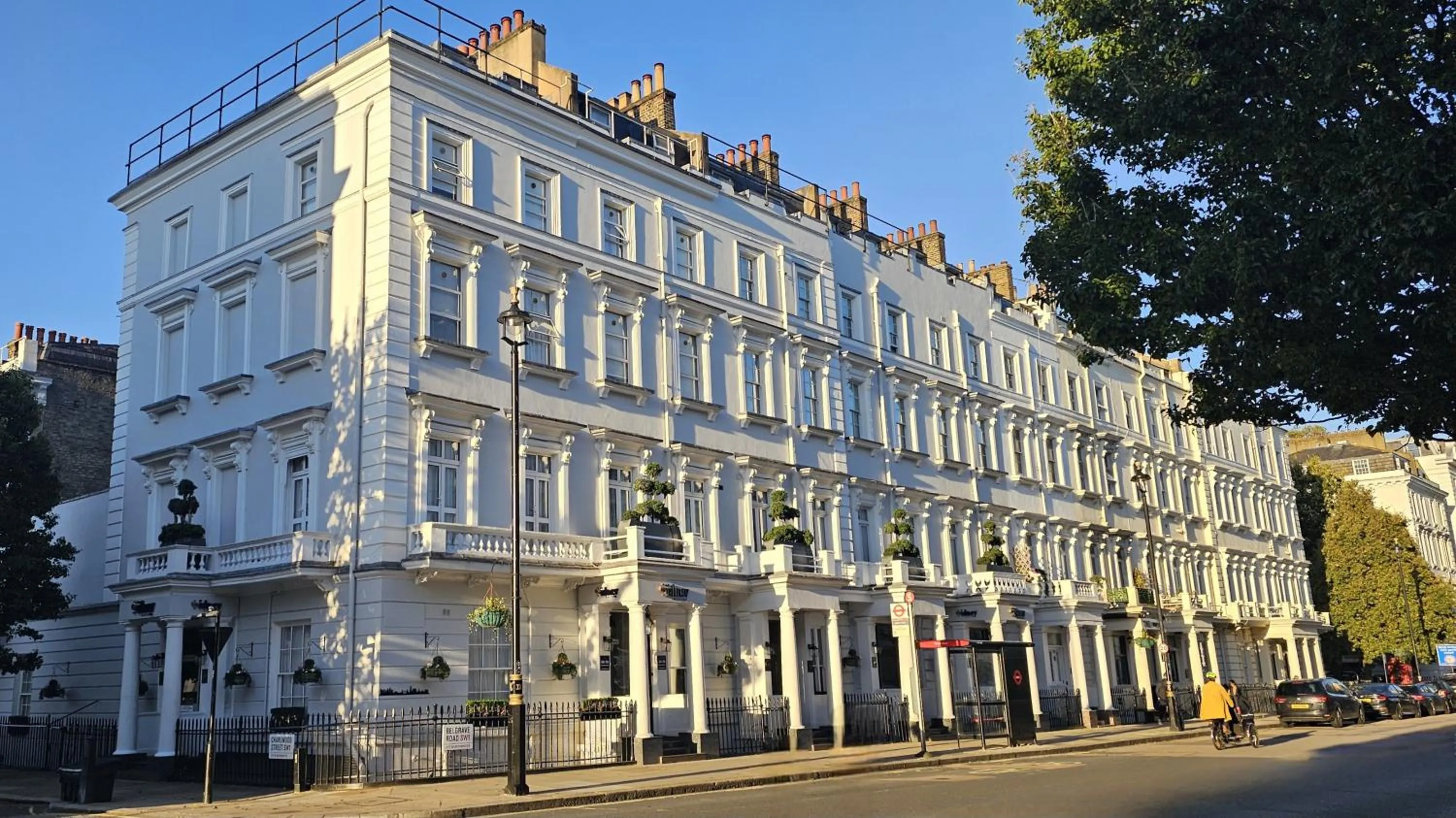 Property building in Sidney Hotel London-Victoria