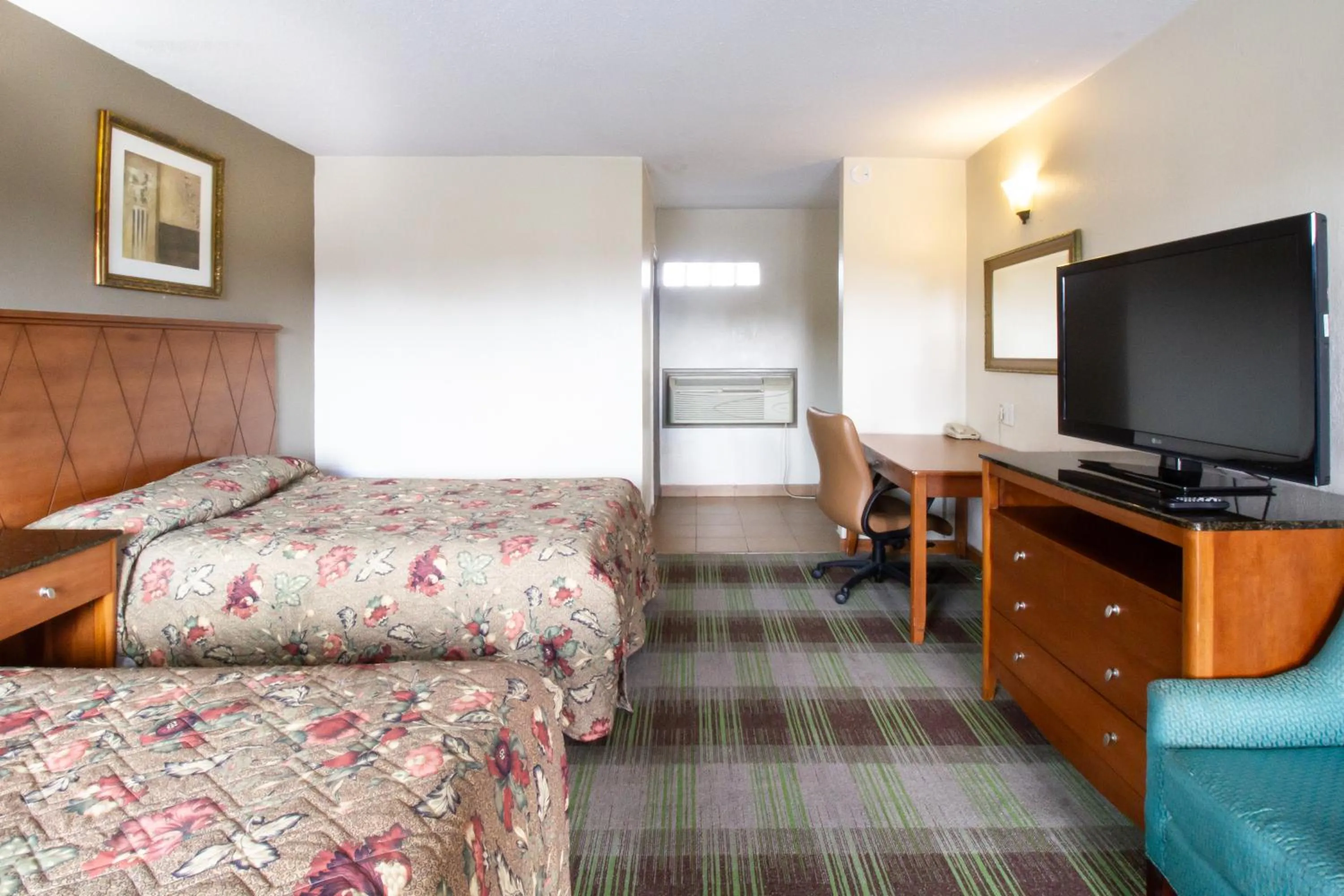 View (from property/room), Bed in Whitehouse Motel Richmond South