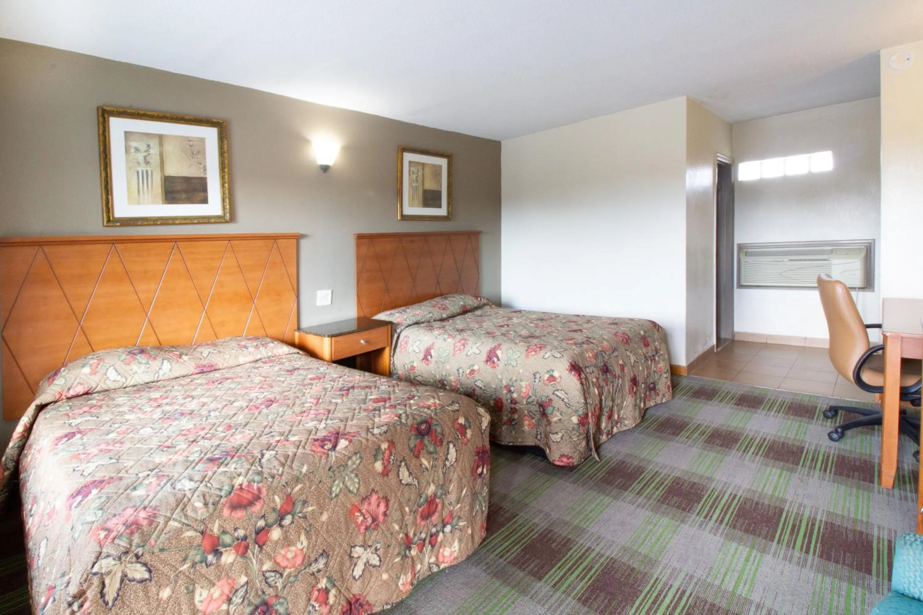 View (from property/room), Bed in Whitehouse Motel Richmond South