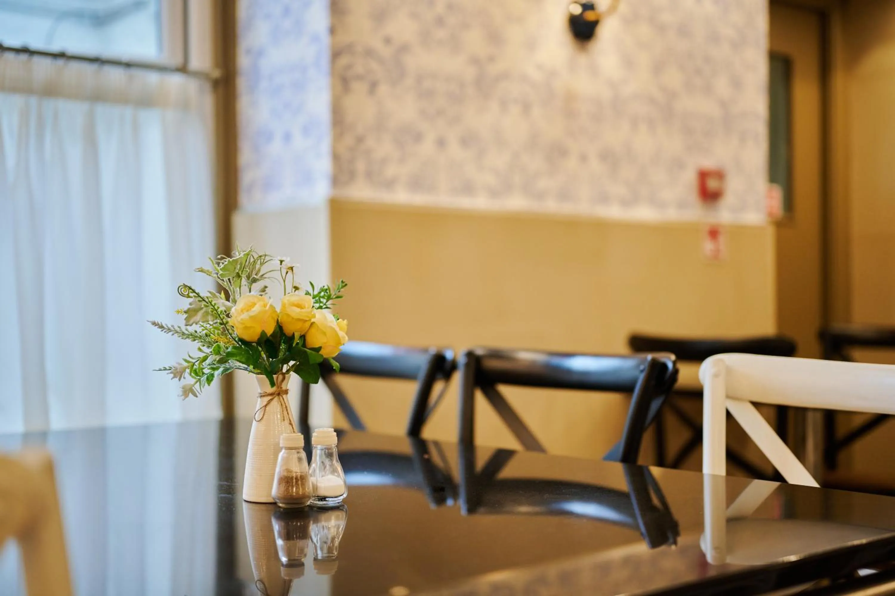 Huttons Hotel, Victoria London