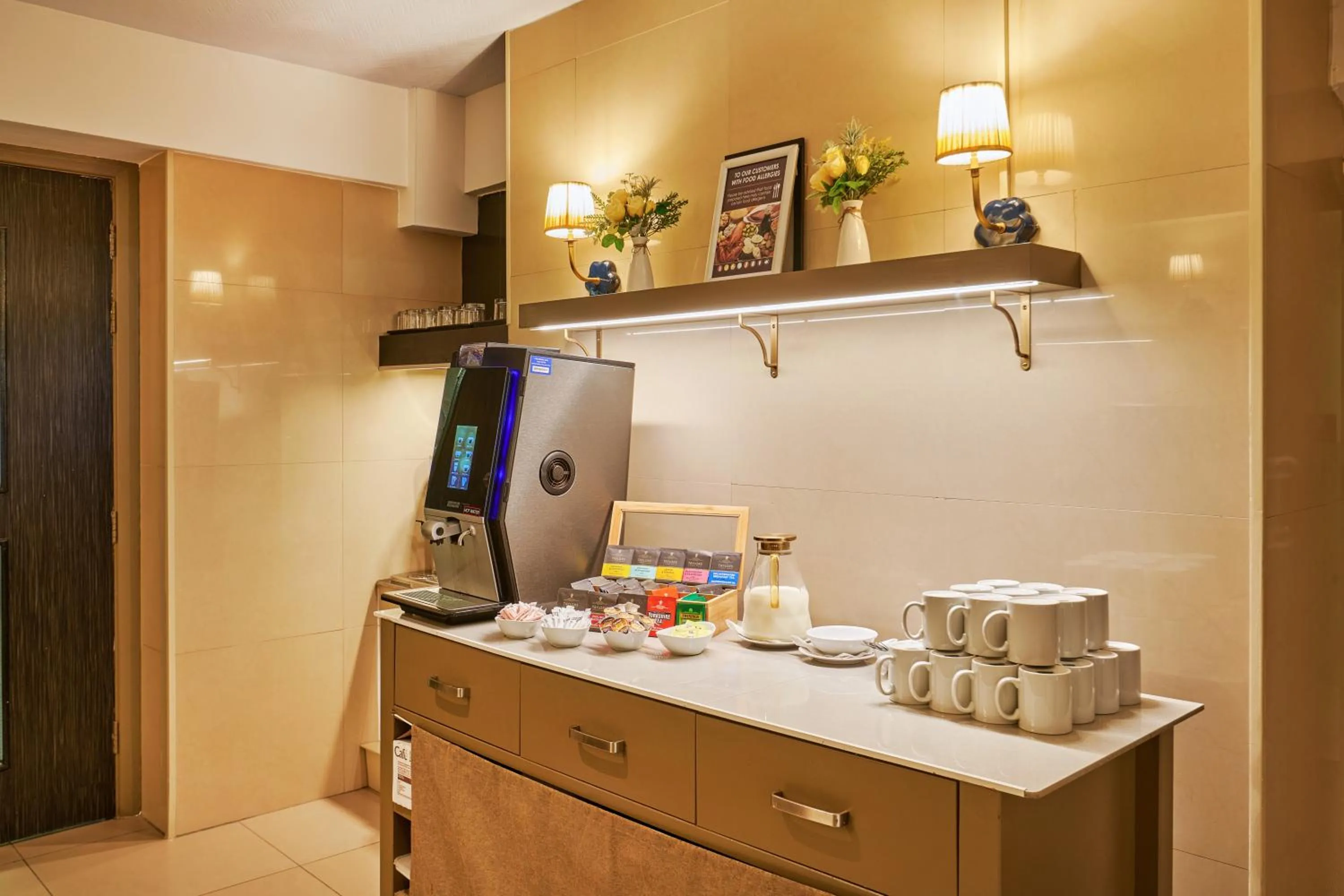 Huttons Hotel, Victoria London