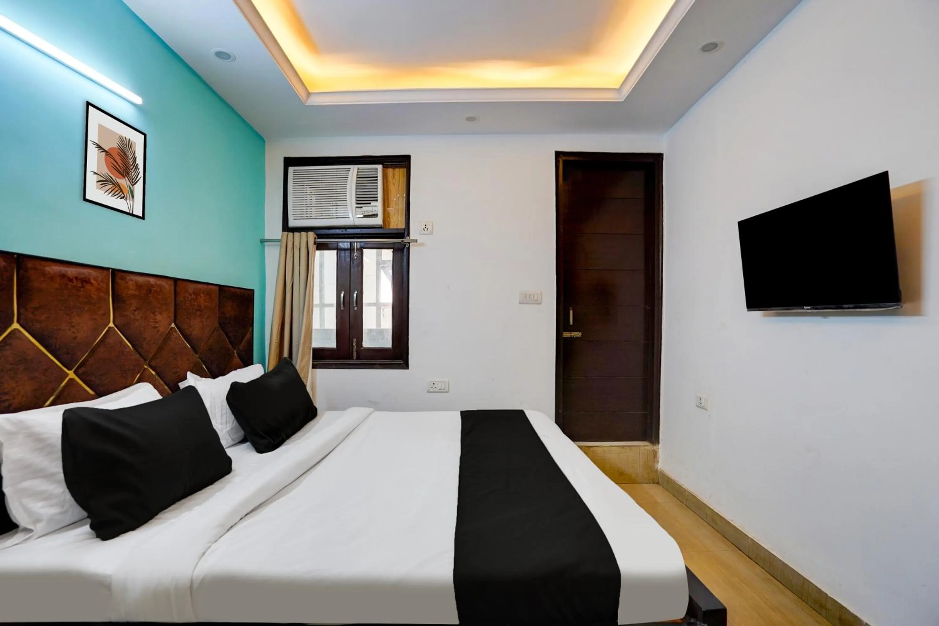 Bedroom, Bed in Hotel O Silver Key KD plaza Near Saket Metro station