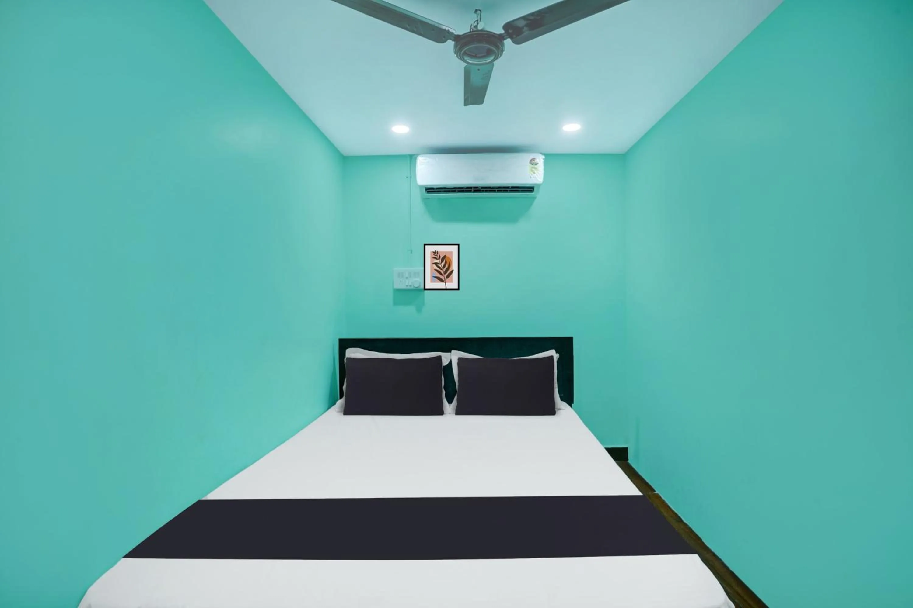 Bedroom, Bed in Super Hotel O Grill Inn