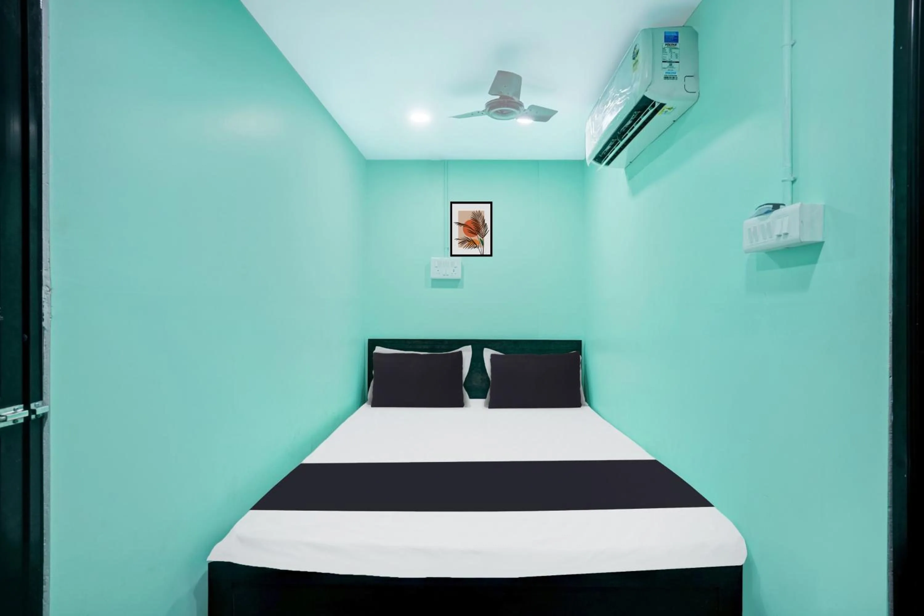 Bedroom, Bed in Super Hotel O Grill Inn