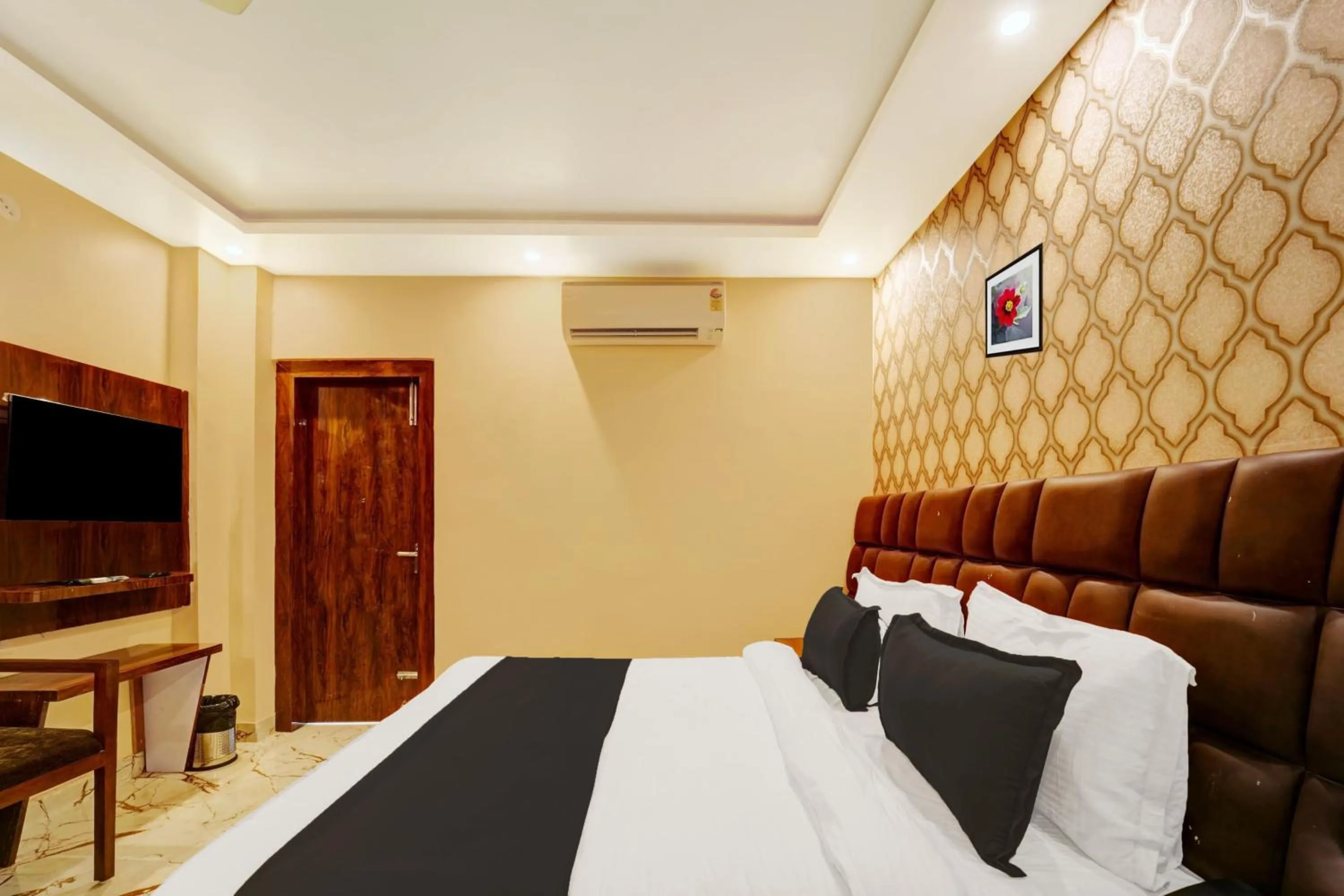 Facade/entrance, Bed in Super Townhouse OAK The Dev Regency