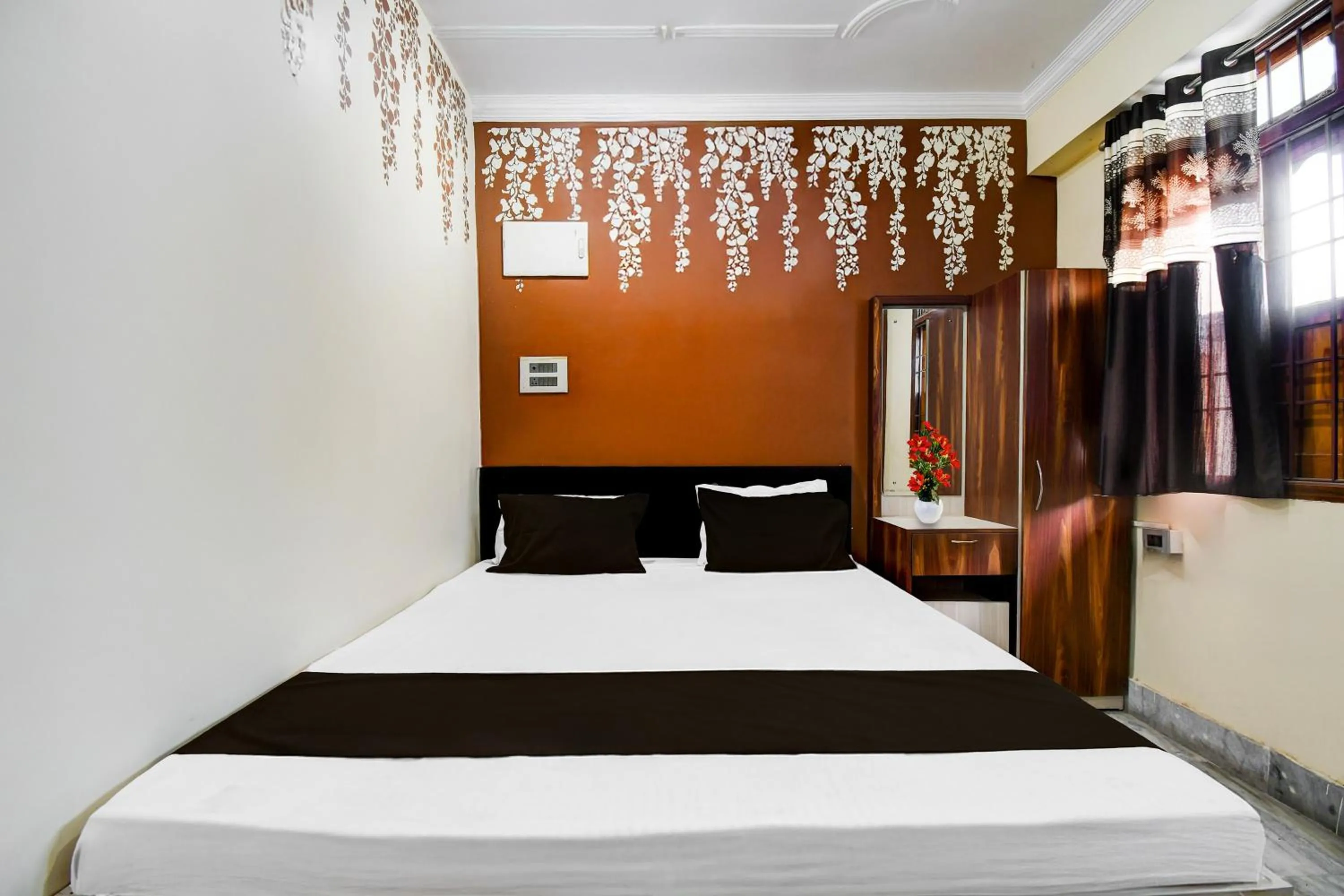 Bedroom, Bed in Super Collection O Transport Nagar Metro Station Patna