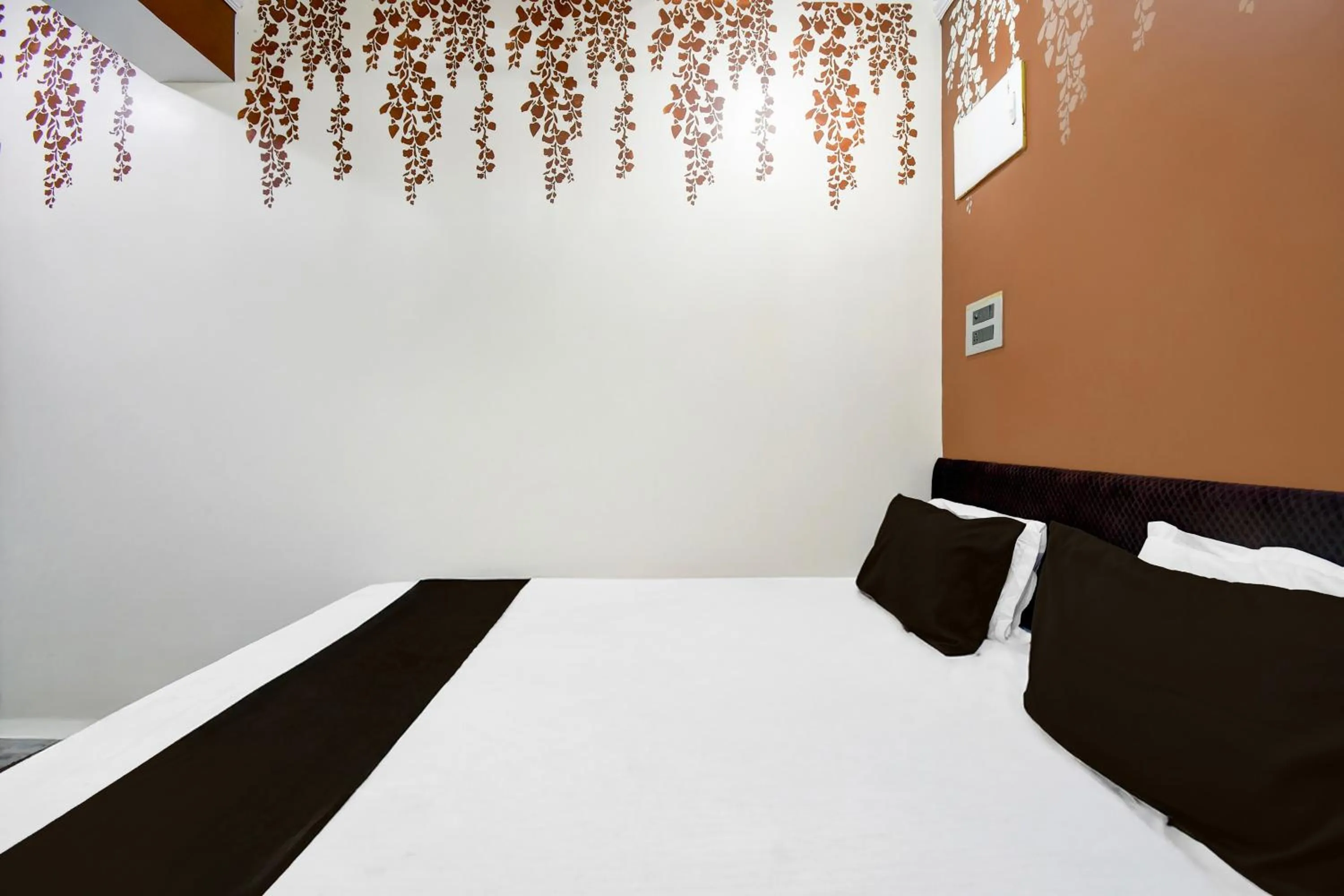 Bedroom, Bed in Super Collection O Transport Nagar Metro Station Patna