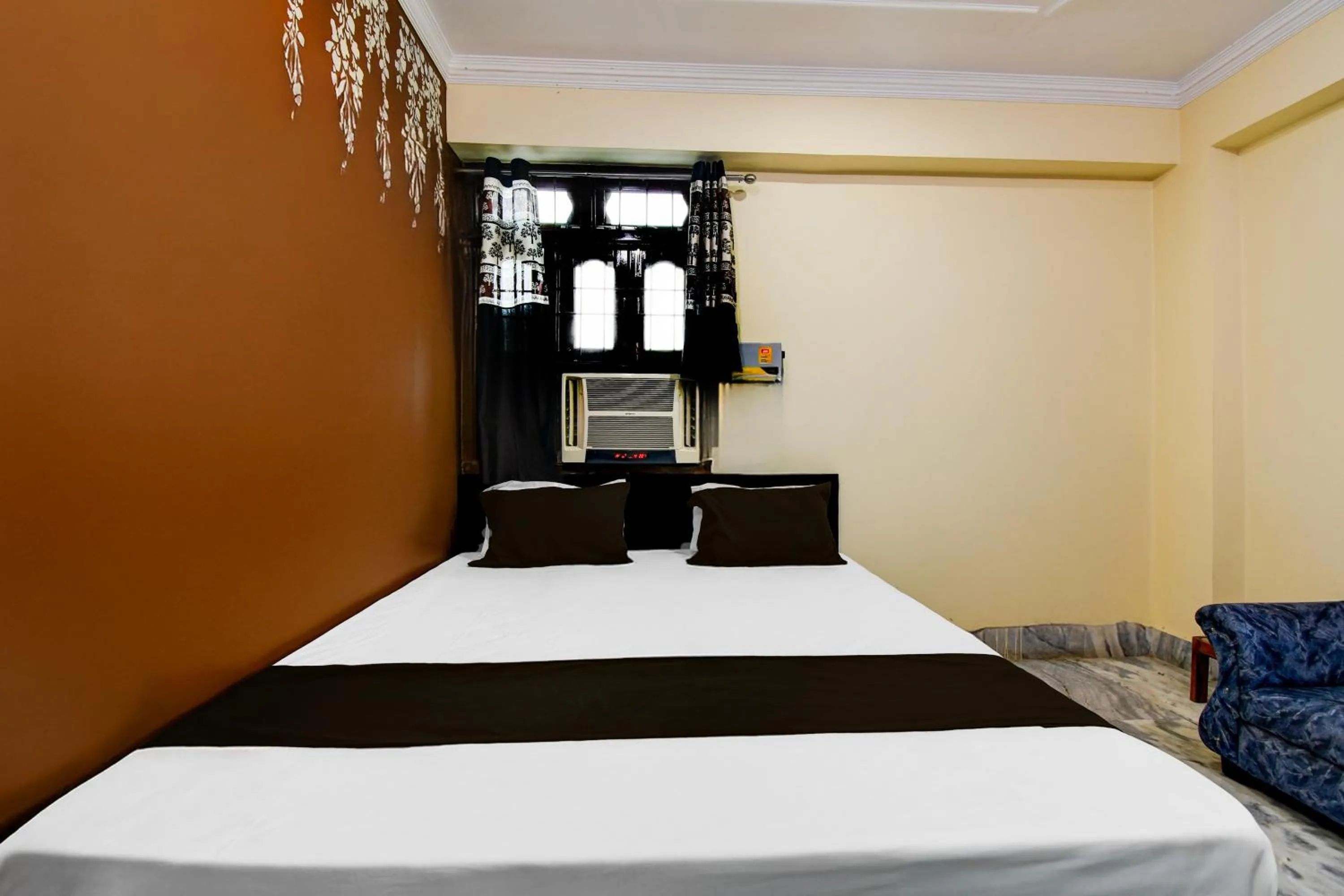 Bedroom, Bed in Super Collection O Transport Nagar Metro Station Patna