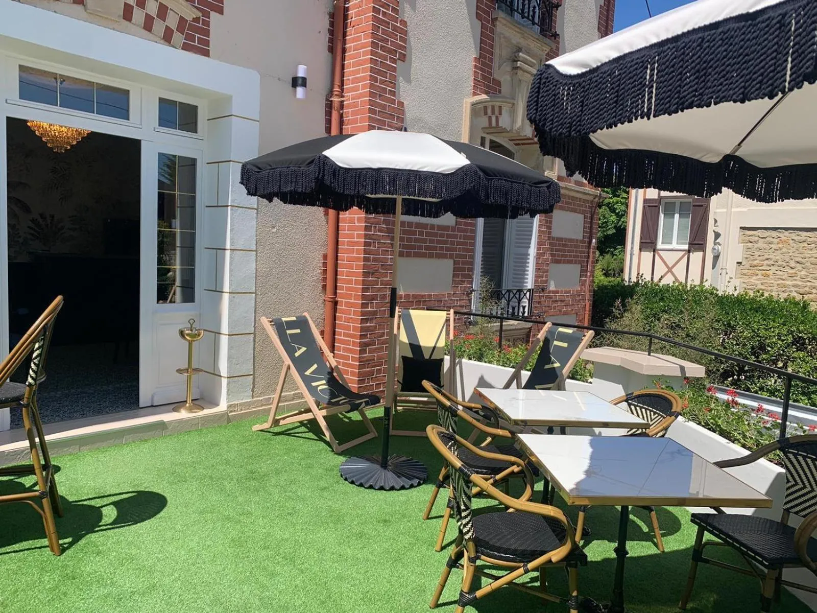 Patio in Villa Victoria Hôtel et Spa