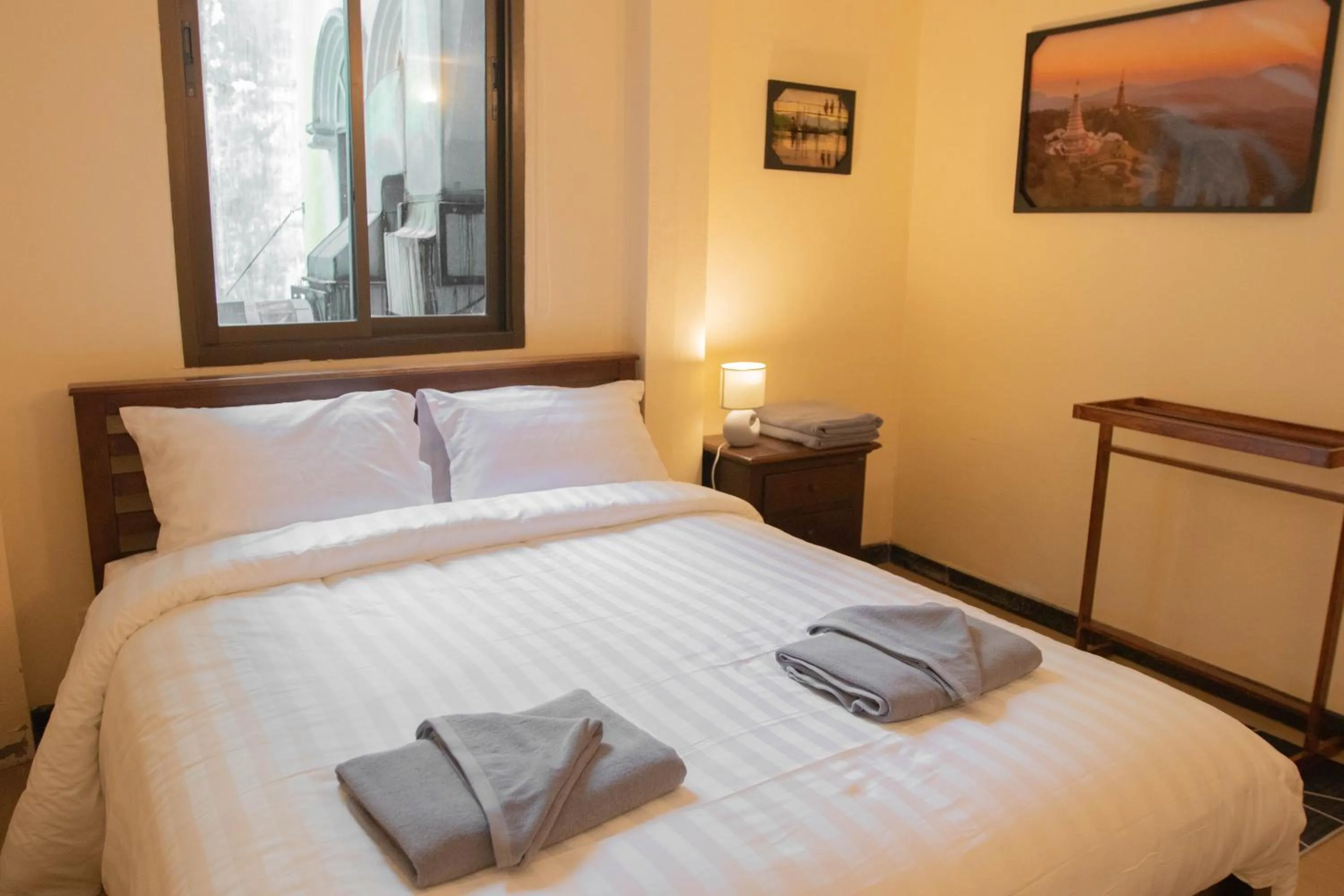 Photo of the whole room, Bed in Maiiam Guesthouse Patong