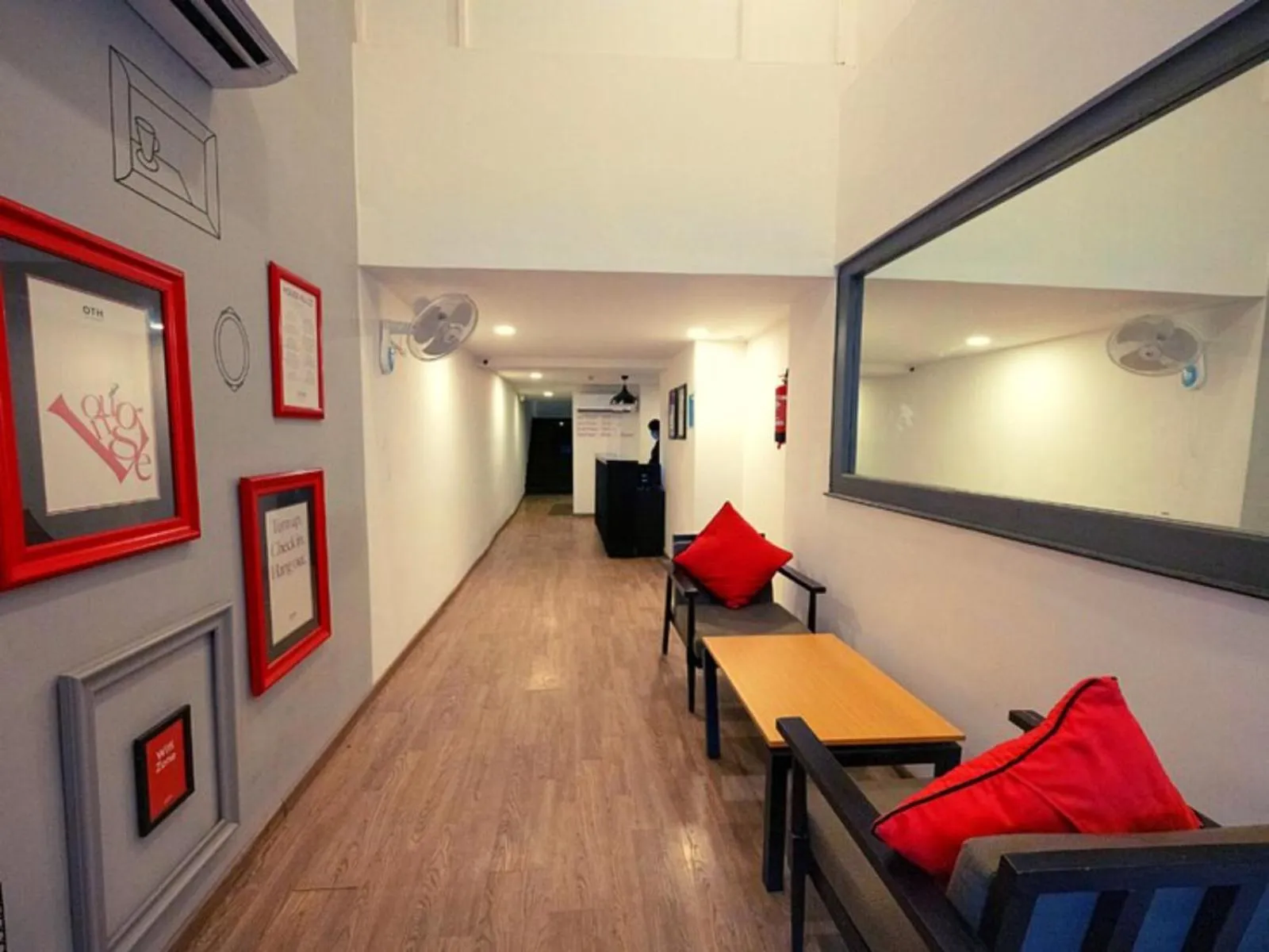 Living room in Hotel Signature, Nagpur