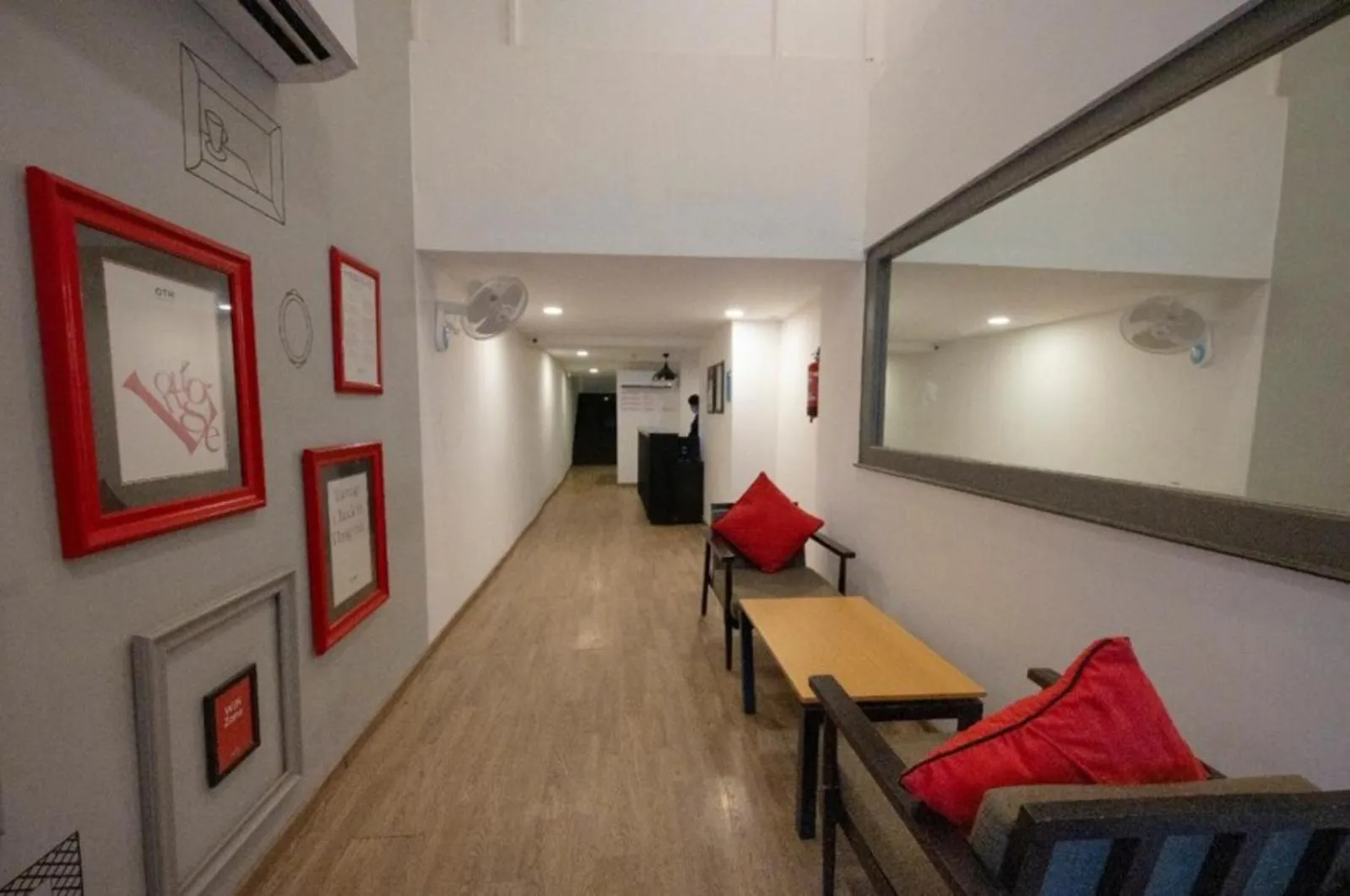 Living room in Hotel Signature, Nagpur