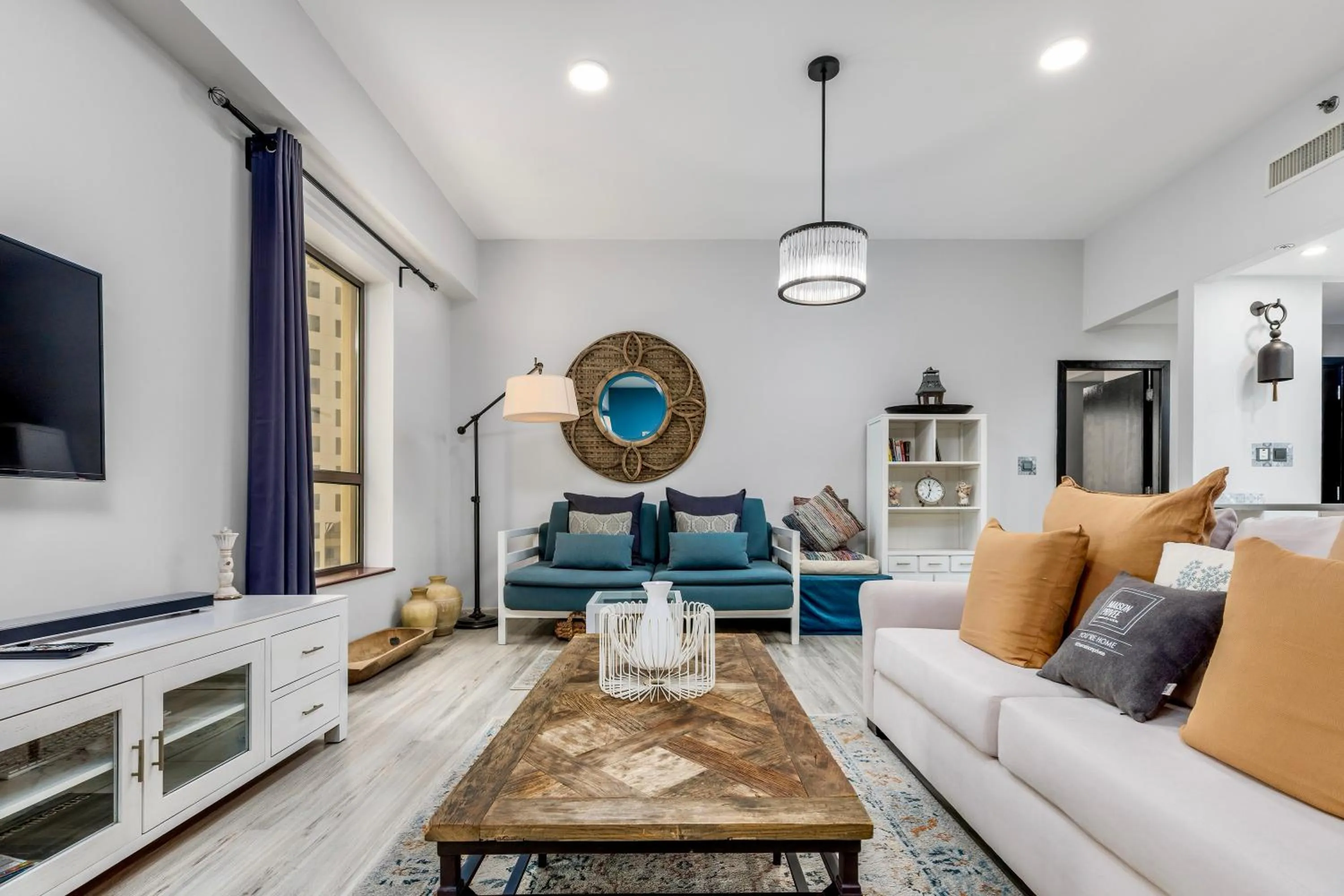 Communal lounge/ TV room in Maison Privee - Serene & Luxury Retreat in the Heart of JBR Beach