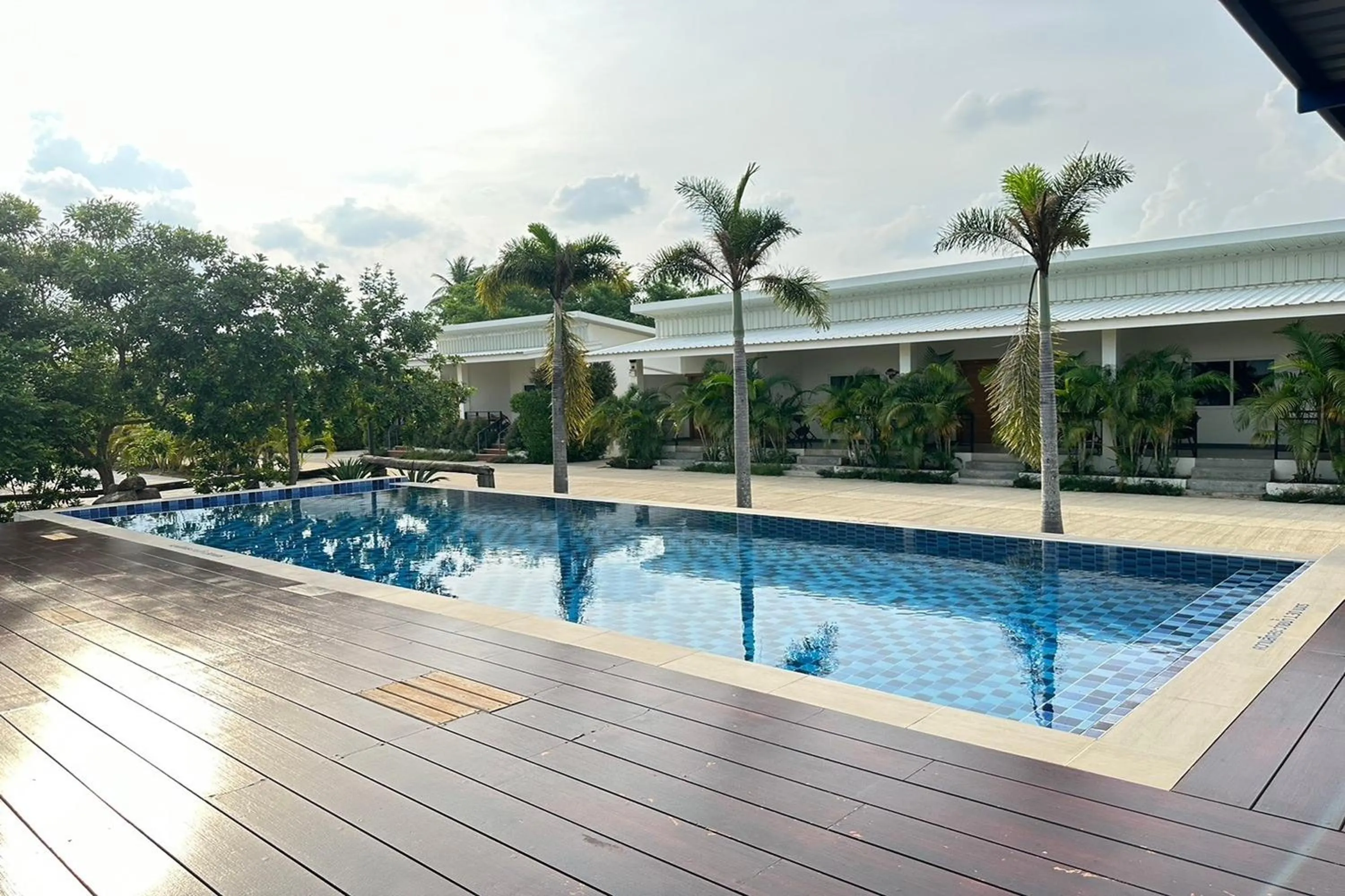 Swimming pool in The White House P&N Hotel Chiang Rai