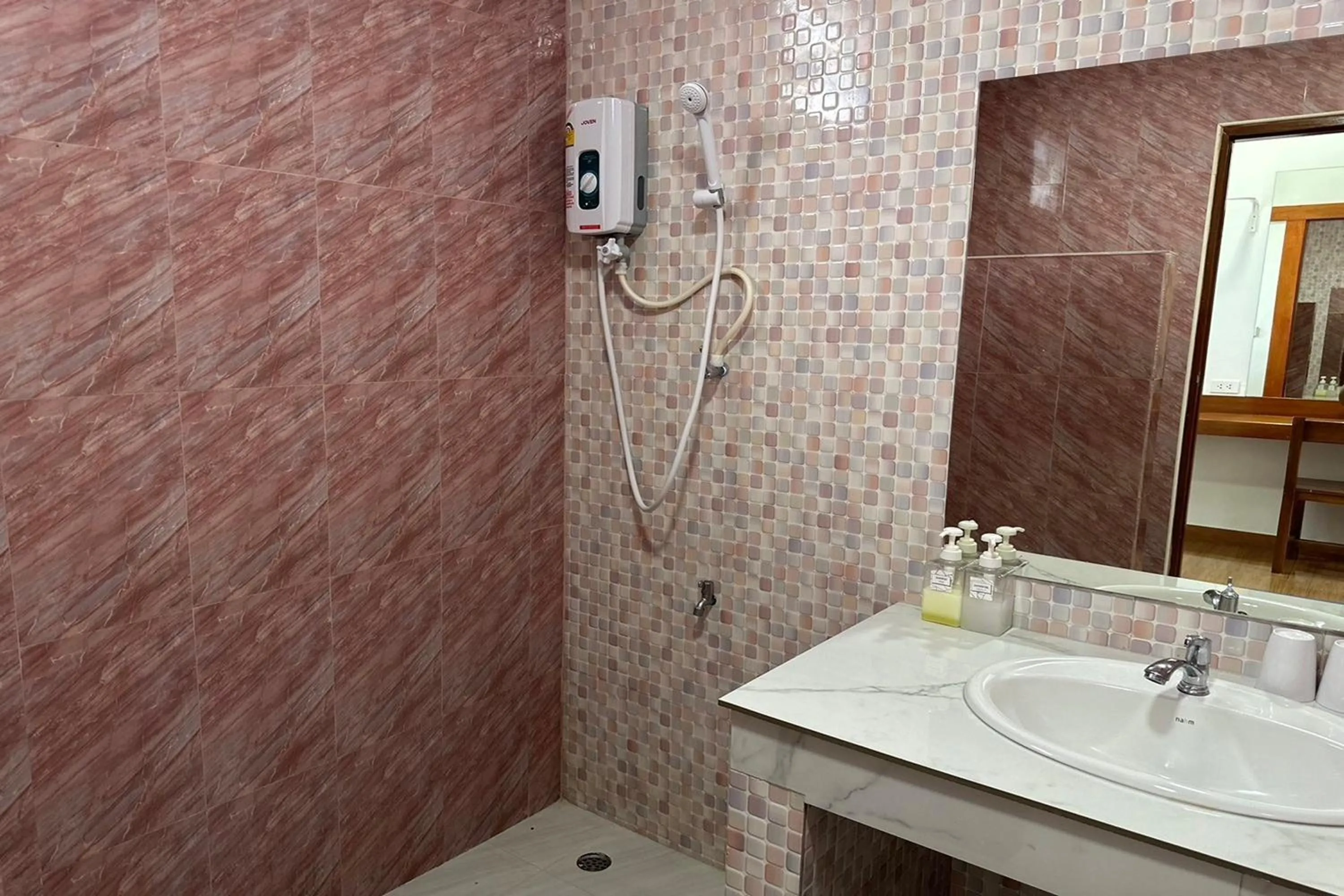 Bathroom in The White House P&N Hotel Chiang Rai