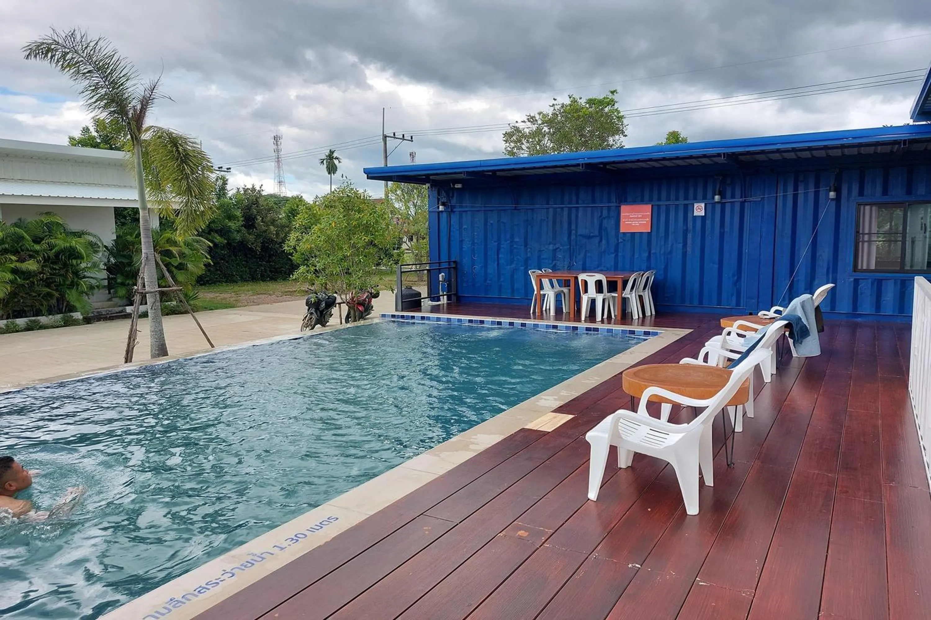 Swimming pool in The White House P&N Hotel Chiang Rai