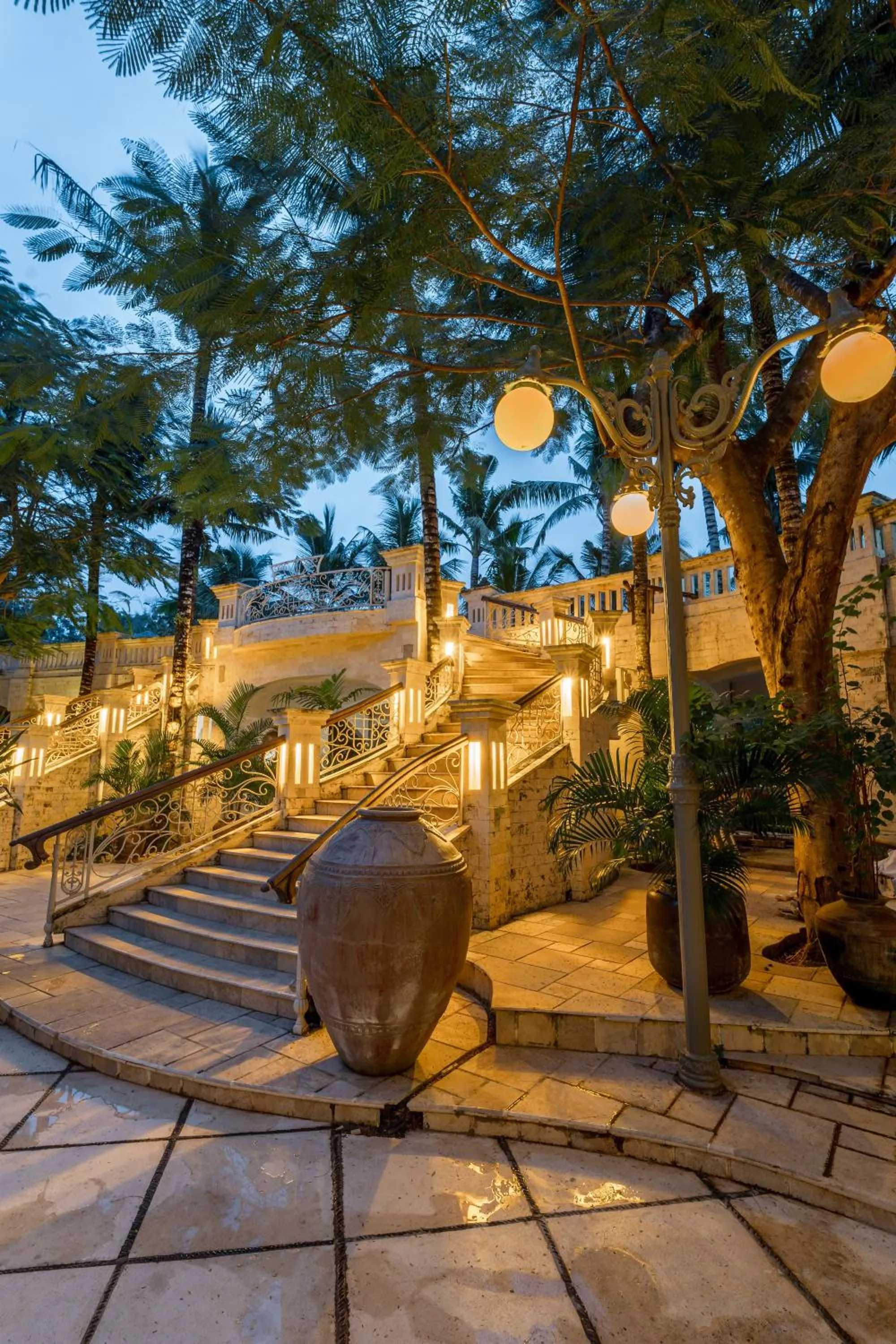 Property building in La Santa Rosa