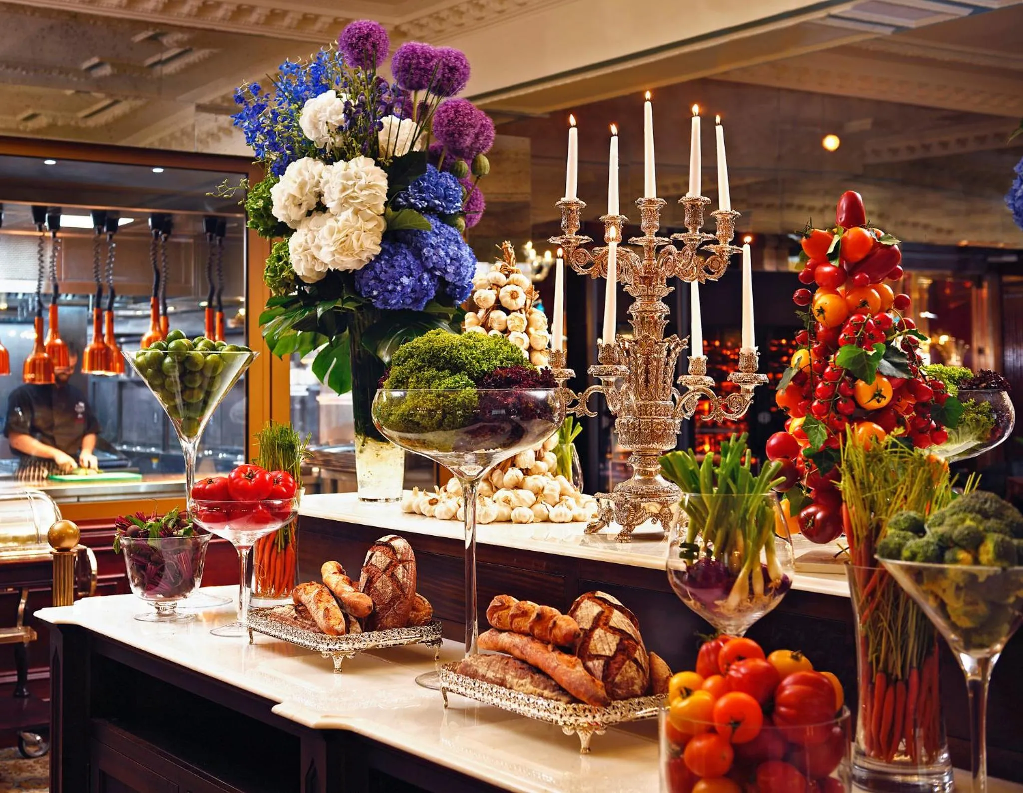 Buffet breakfast in Rubens At The Palace