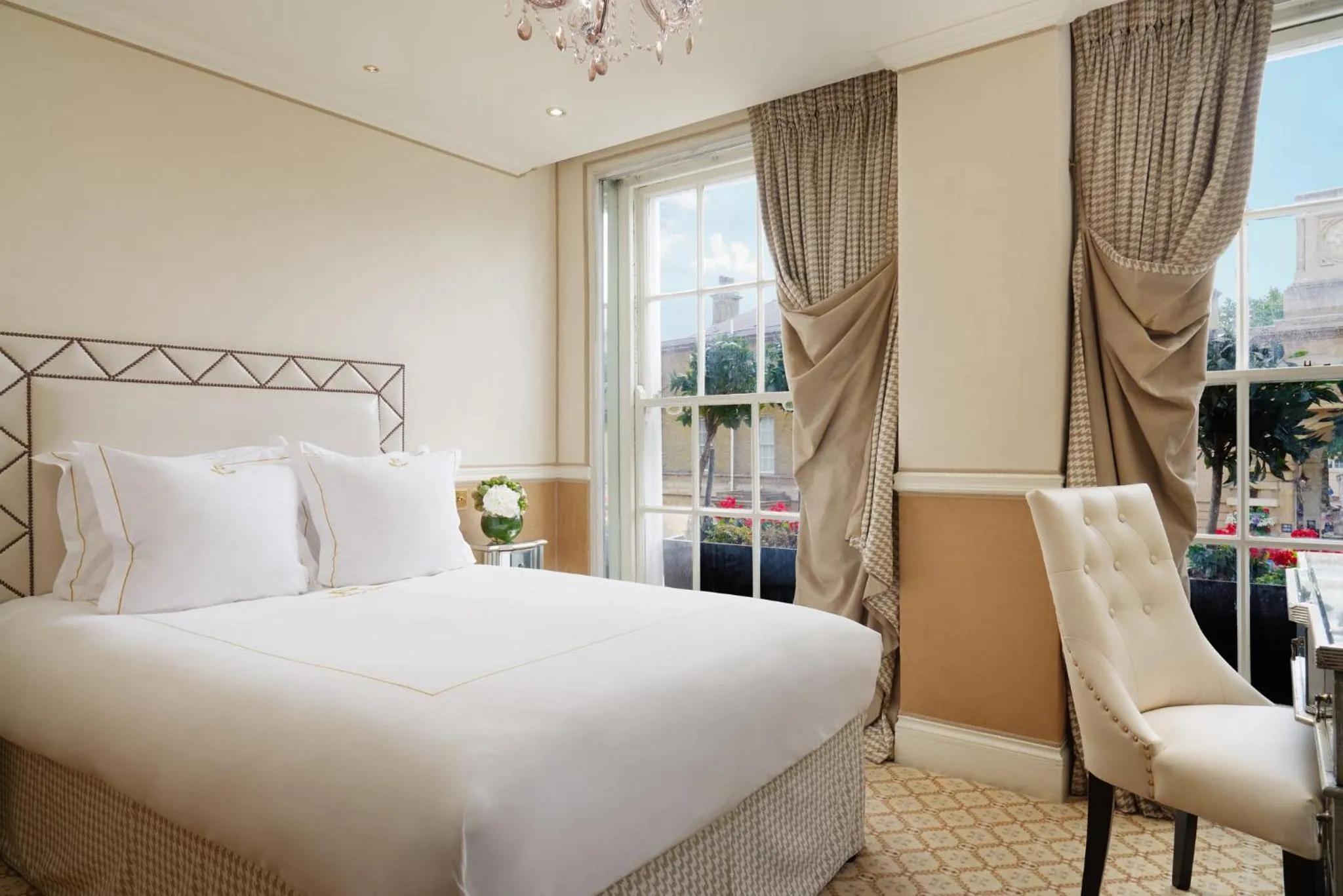 View (from property/room), Bed in Rubens At The Palace