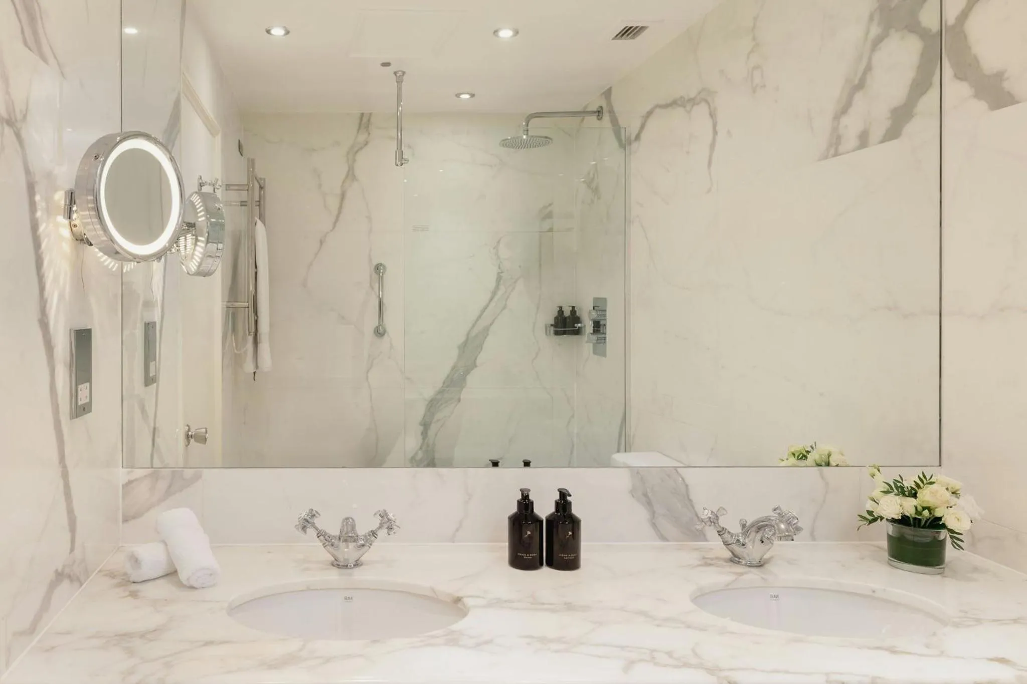 Photo of the whole room in Rubens At The Palace