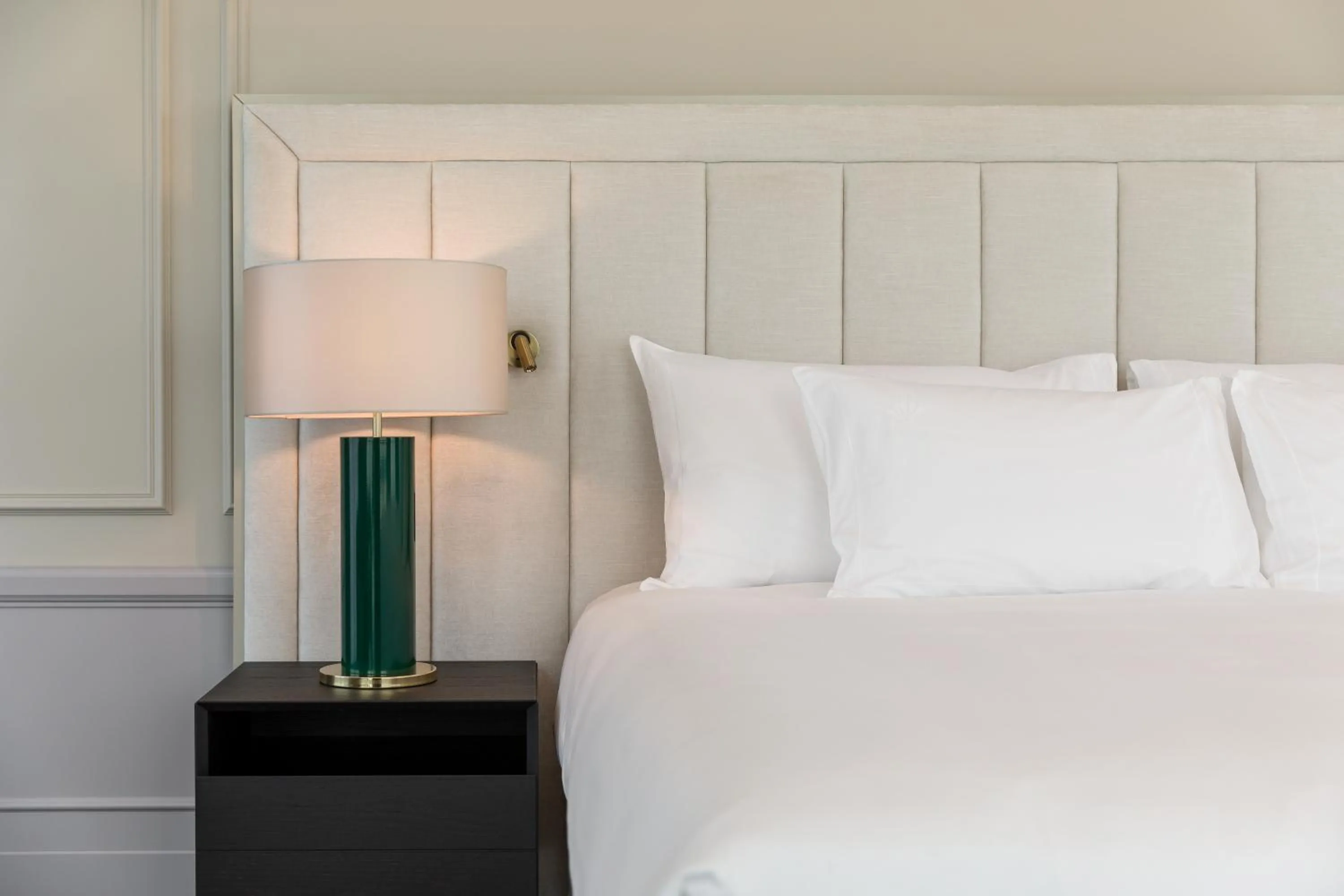 Bed in Maison Albar - Amoure - The Leading Hotels of the World