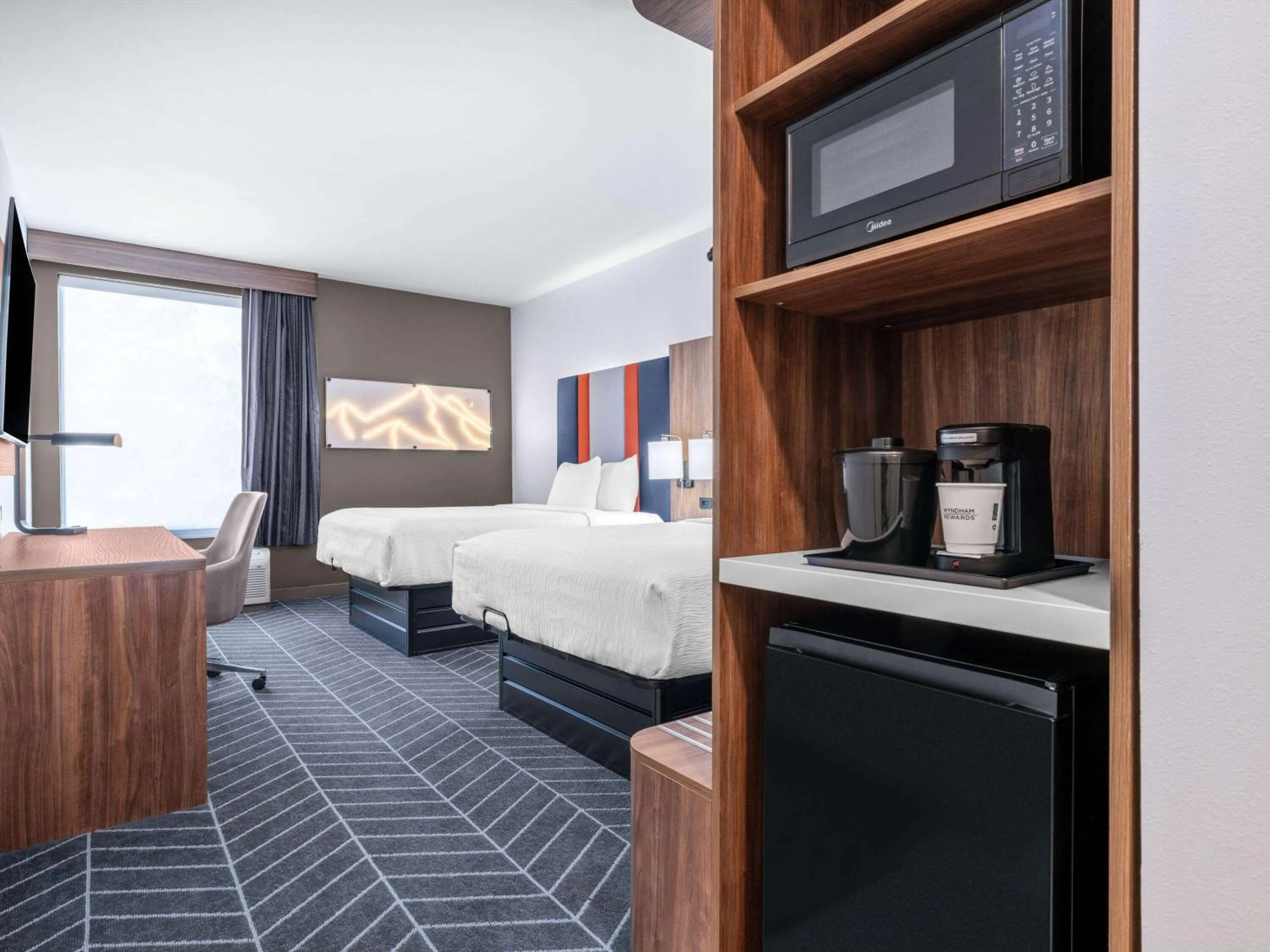 Photo of the whole room, Bed in La Quinta by Wyndham Chelsea Birmingham