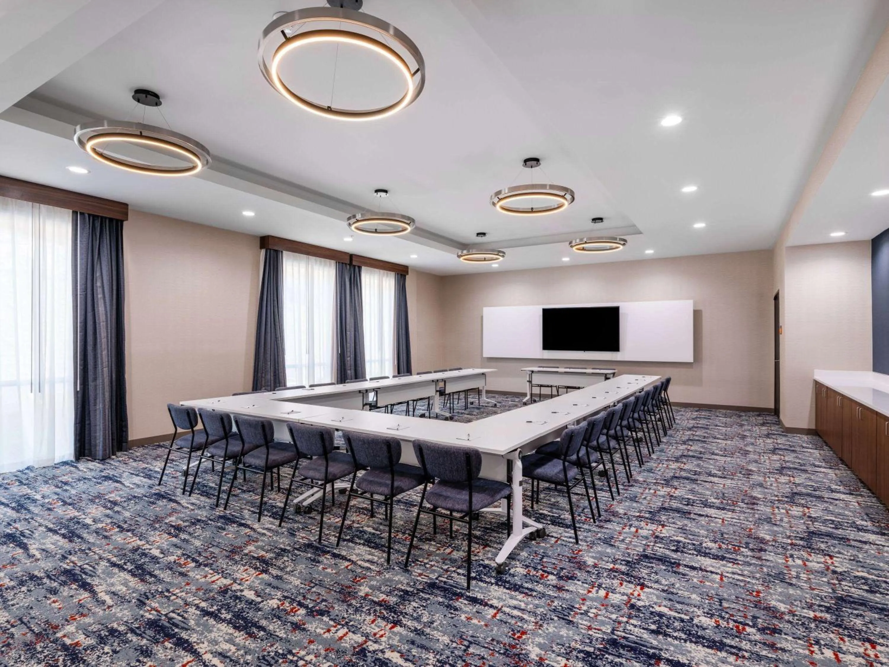 Meeting/conference room in La Quinta by Wyndham Chelsea Birmingham