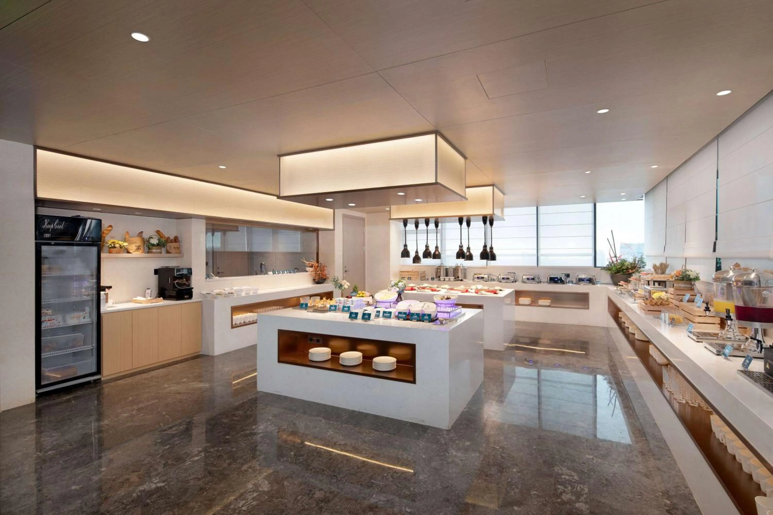 Restaurant/places to eat in Days Inn by Wyndham Zhuhai Gongbei Port