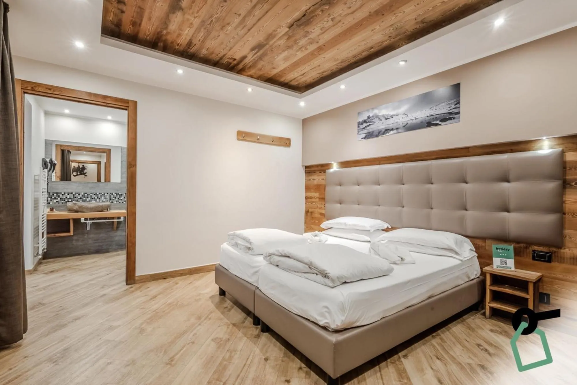 Photo of the whole room, Bed in Hotiday Room Collection - Sauze Assietta