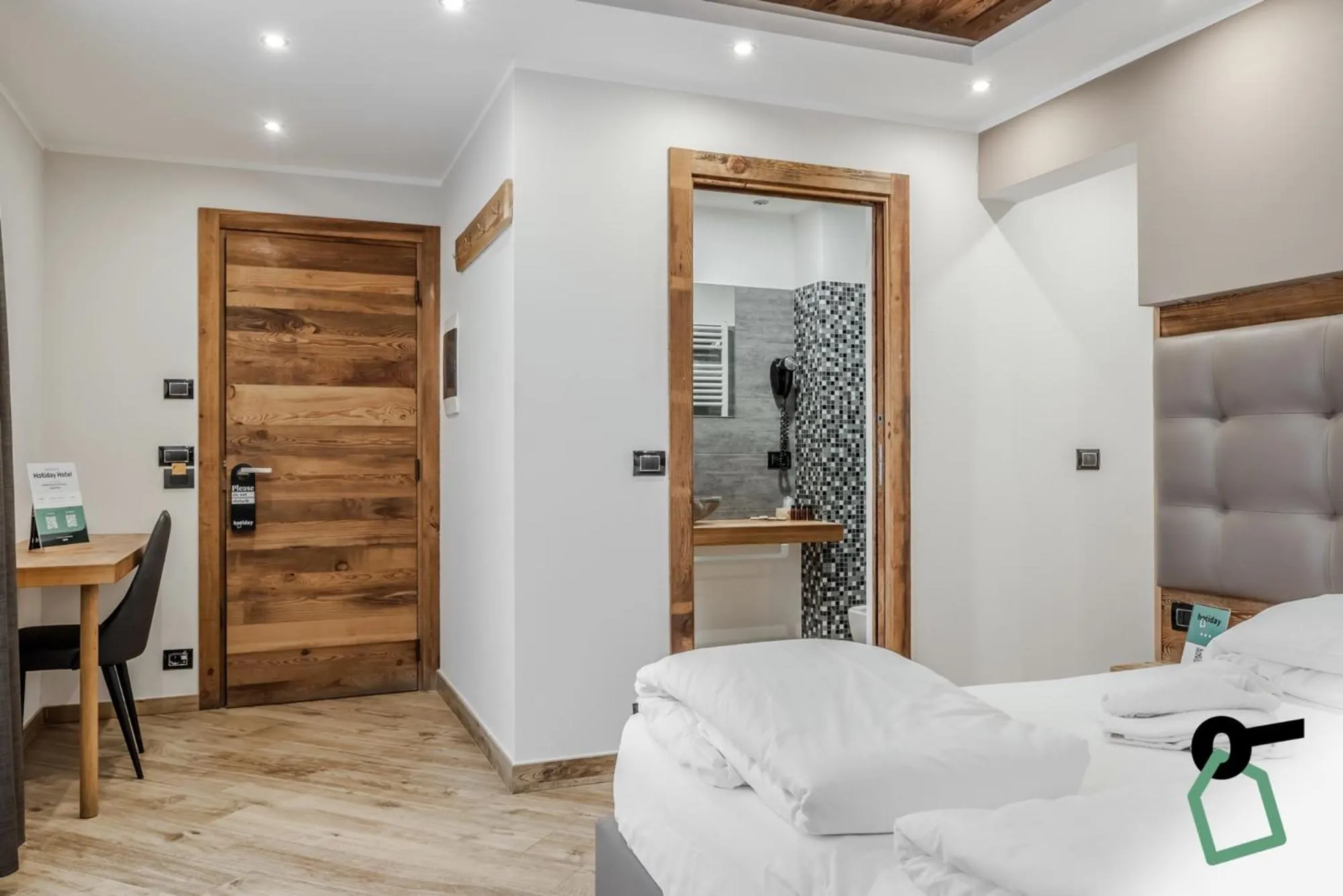 Photo of the whole room, Bed in Hotiday Room Collection - Sauze Assietta