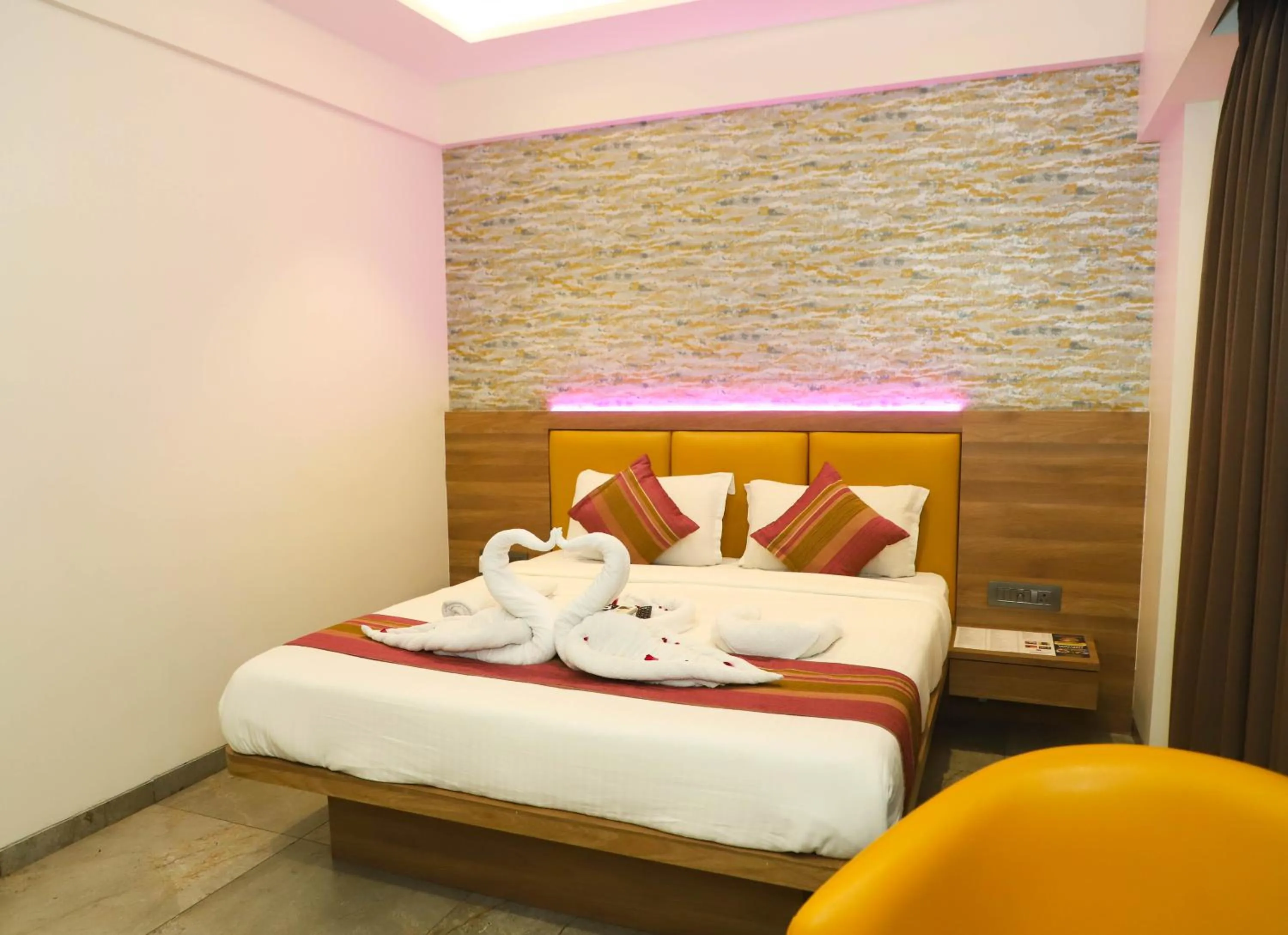 Quiet street view, Bed in Hotel Aura Inn Airoli ,Digha