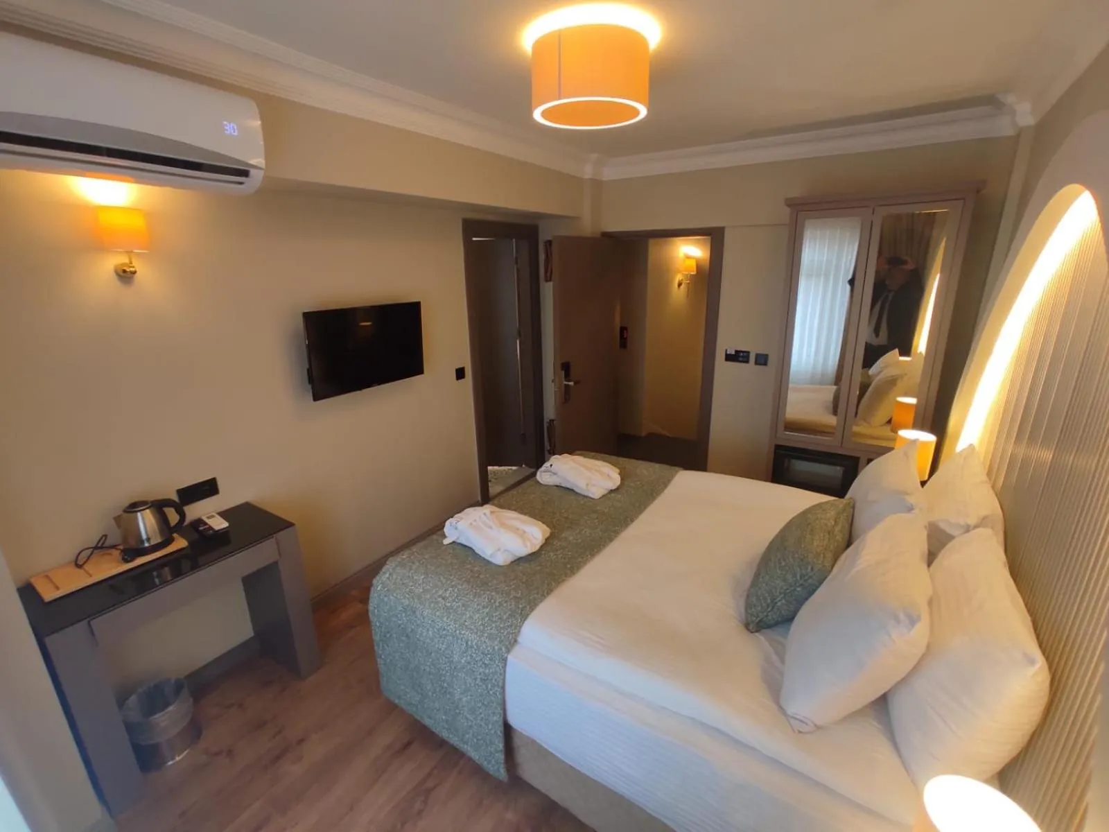 Communal lounge/ TV room in Mara Oldcity