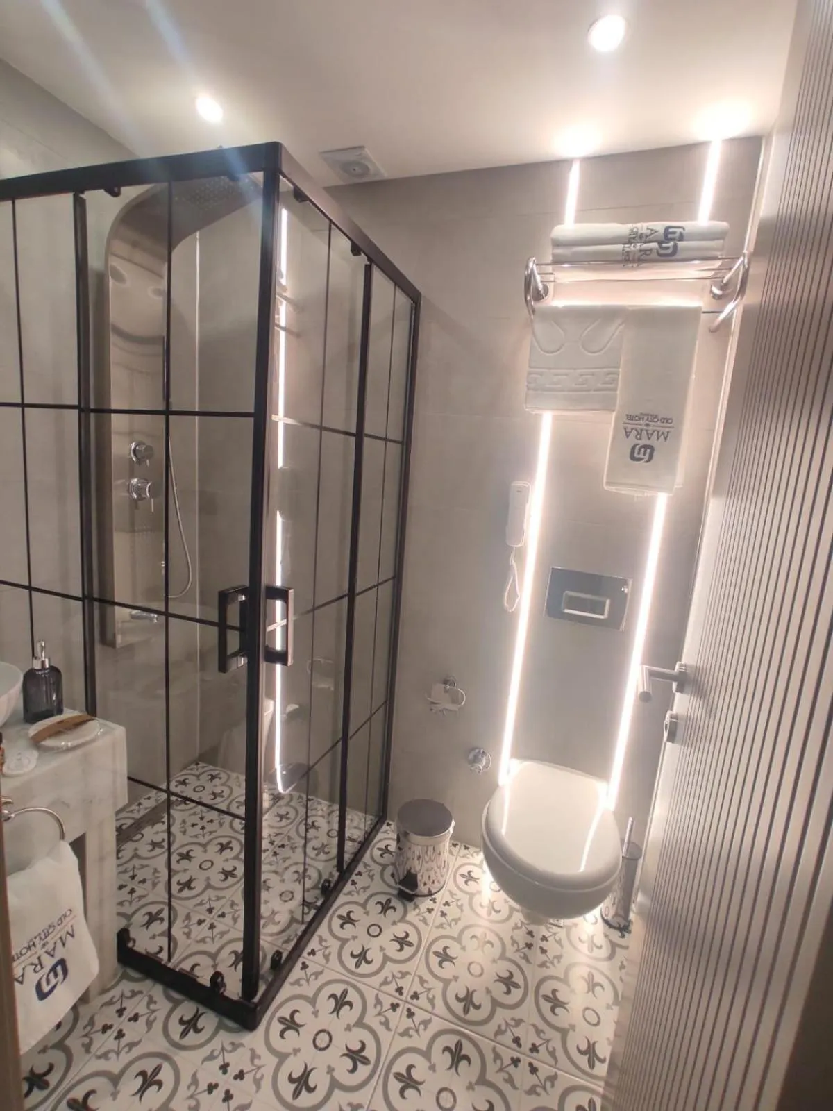 Shower in Mara Oldcity