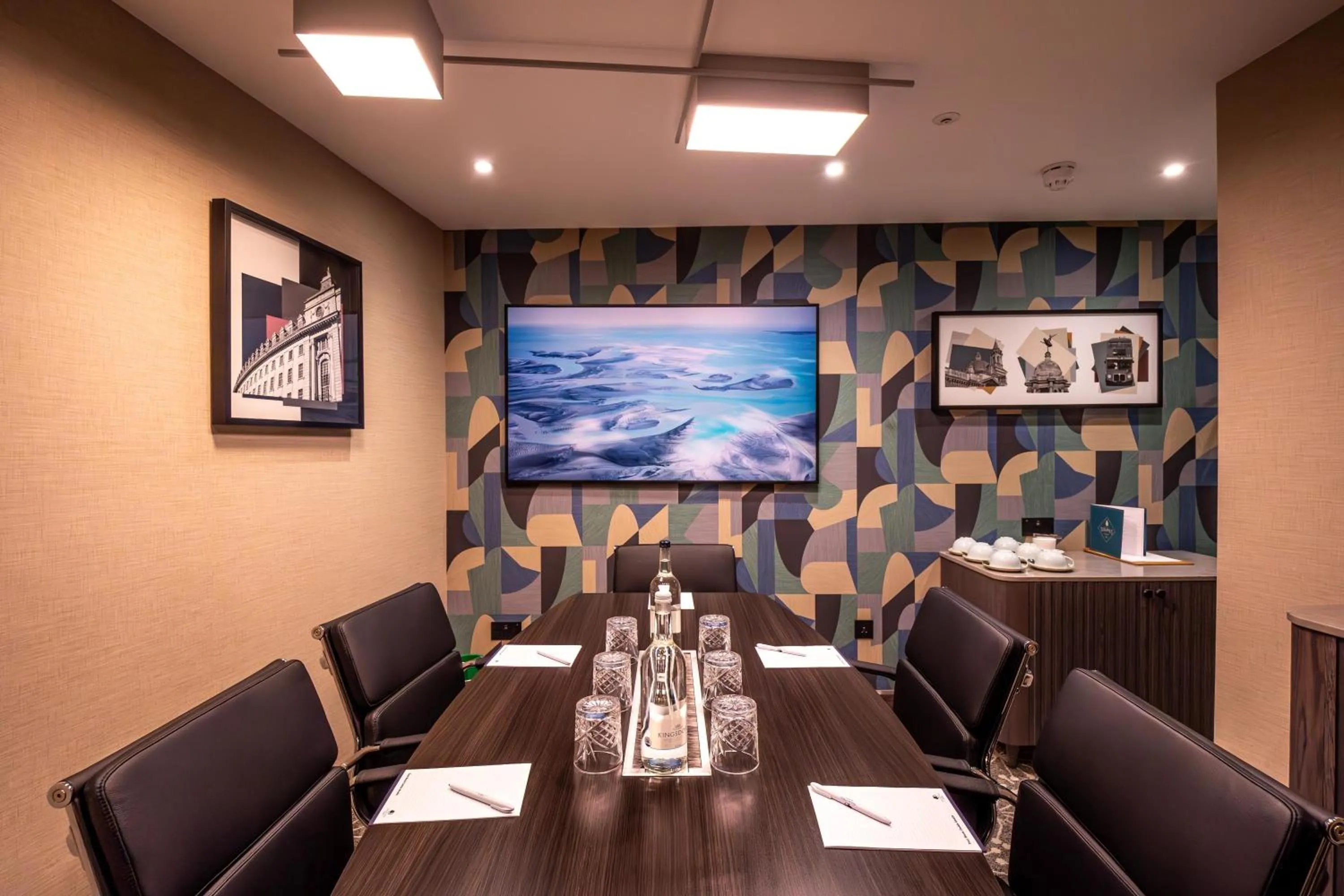 Meeting/conference room in DoubleTree by Hilton London Victoria