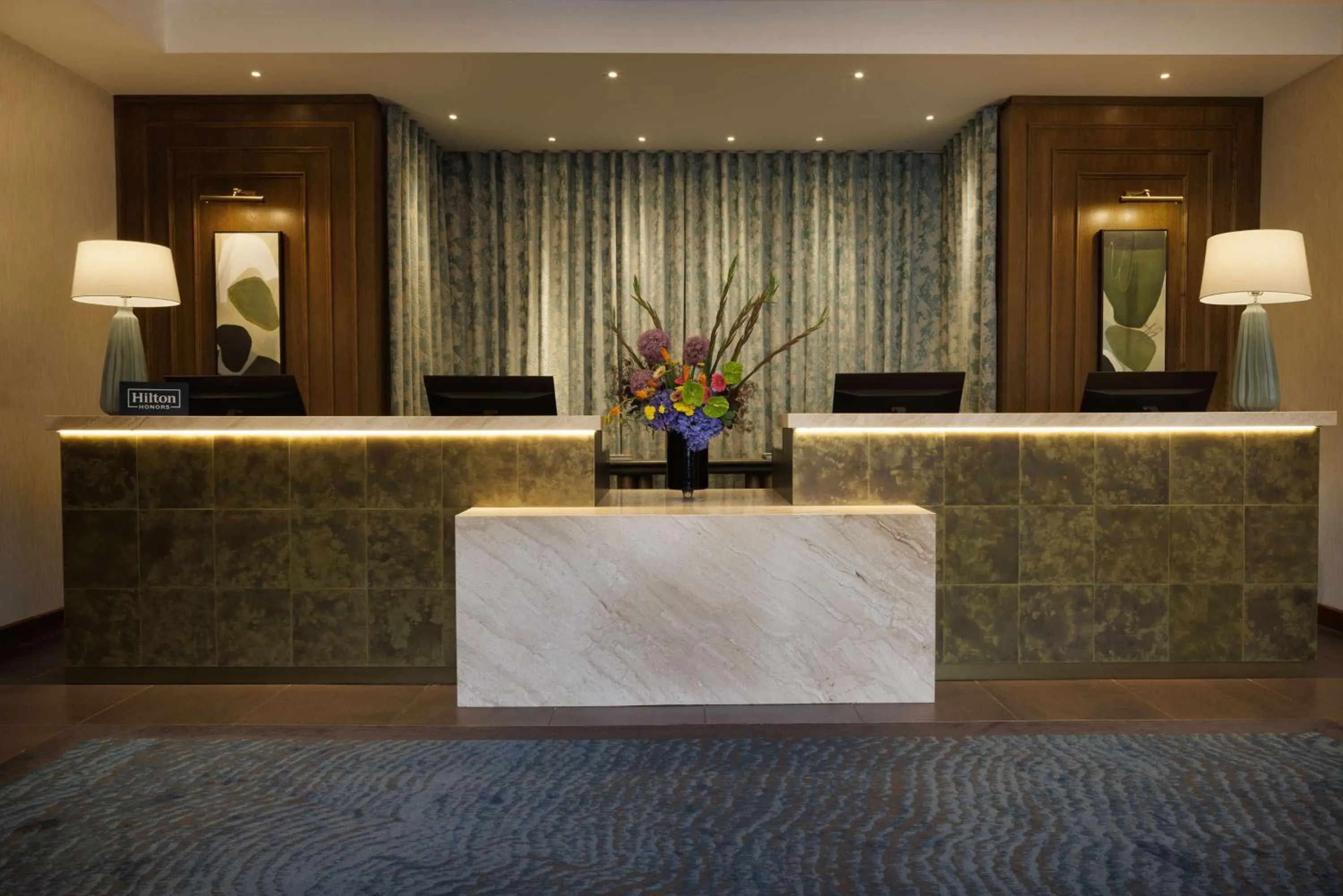 Lobby or reception in DoubleTree by Hilton London Victoria