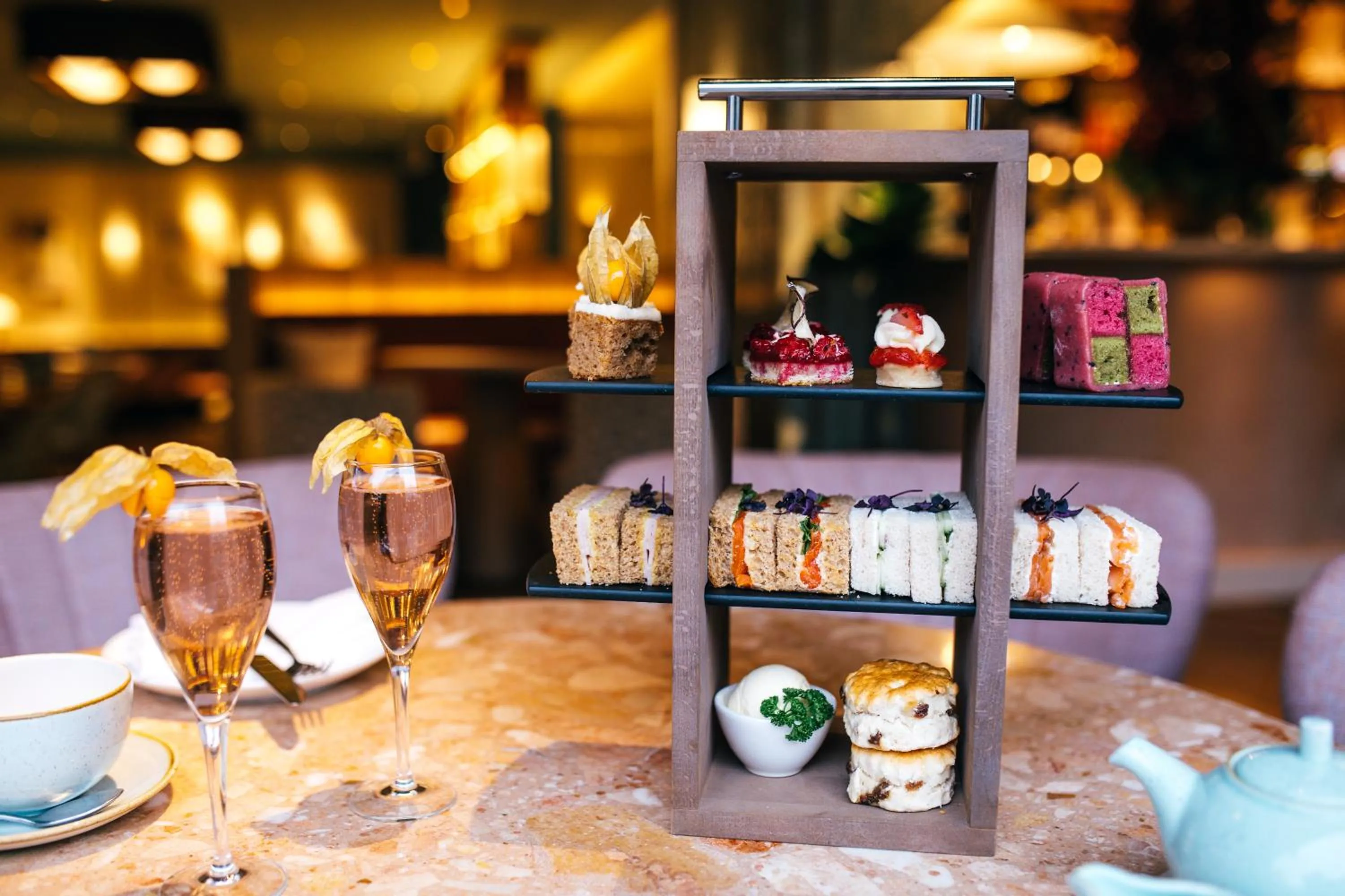 Restaurant/places to eat in DoubleTree by Hilton London Victoria